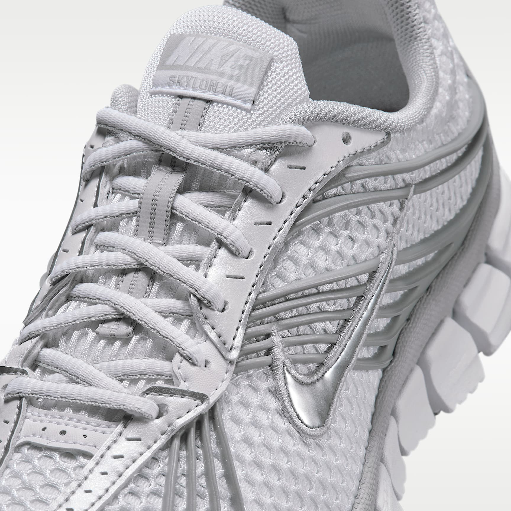 Nike Zoom Skylon 11 Damenschuh – Weiß/Grey Fog/Metallic Silver
