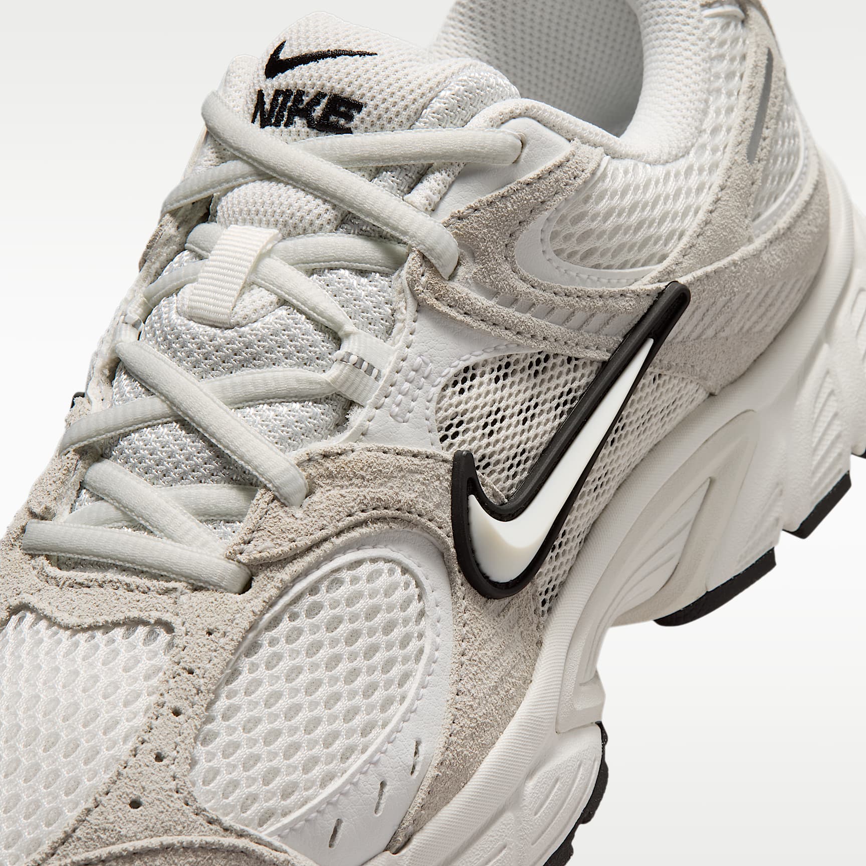Nike V5 RNR Suede Schuh (Damen) – Summit White/Photon Dust/Summit White