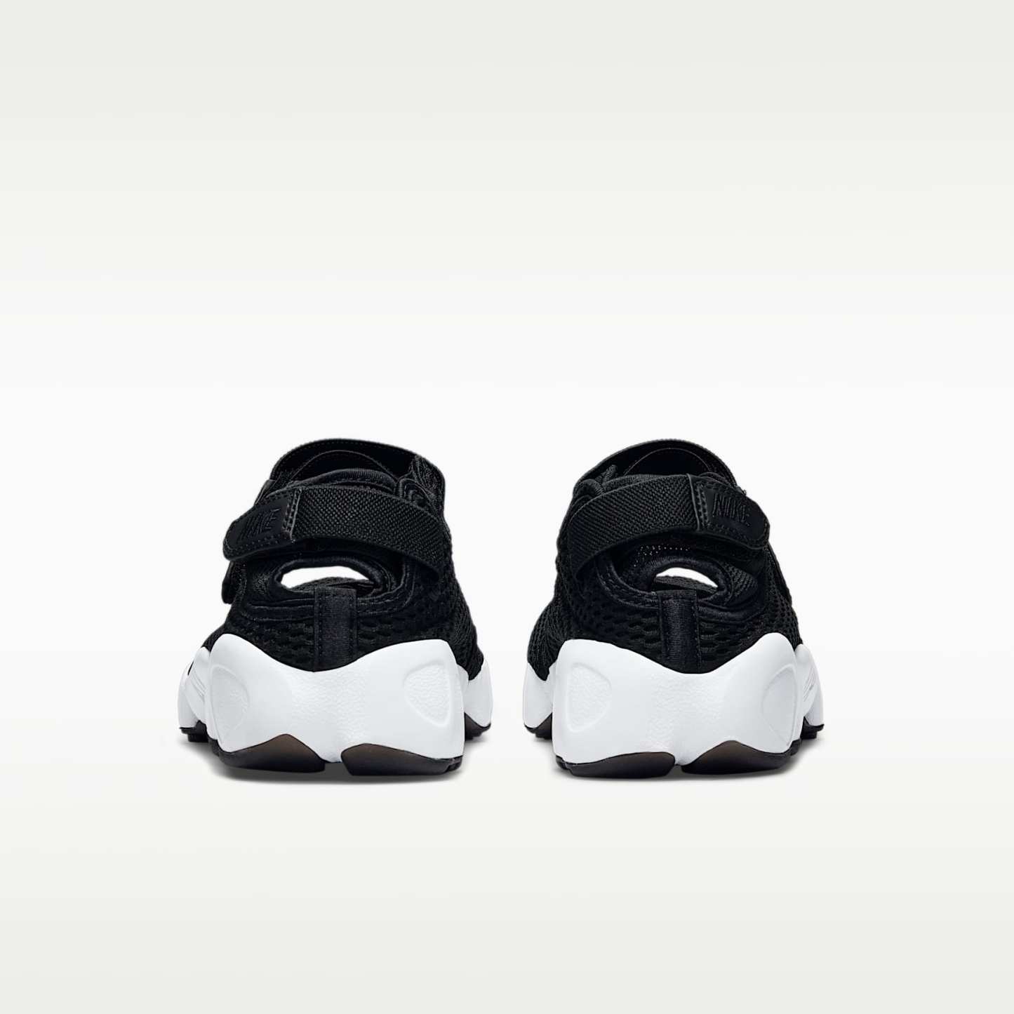 Nike Air Rift Breathe Damenschuh – Schwarz/Weiß/Cool Grey