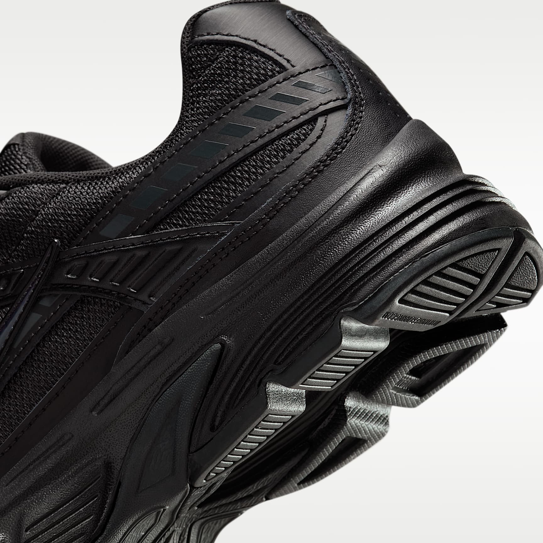 Nike Initiator Damenschuh – Schwarz/Dark Smoke Grey