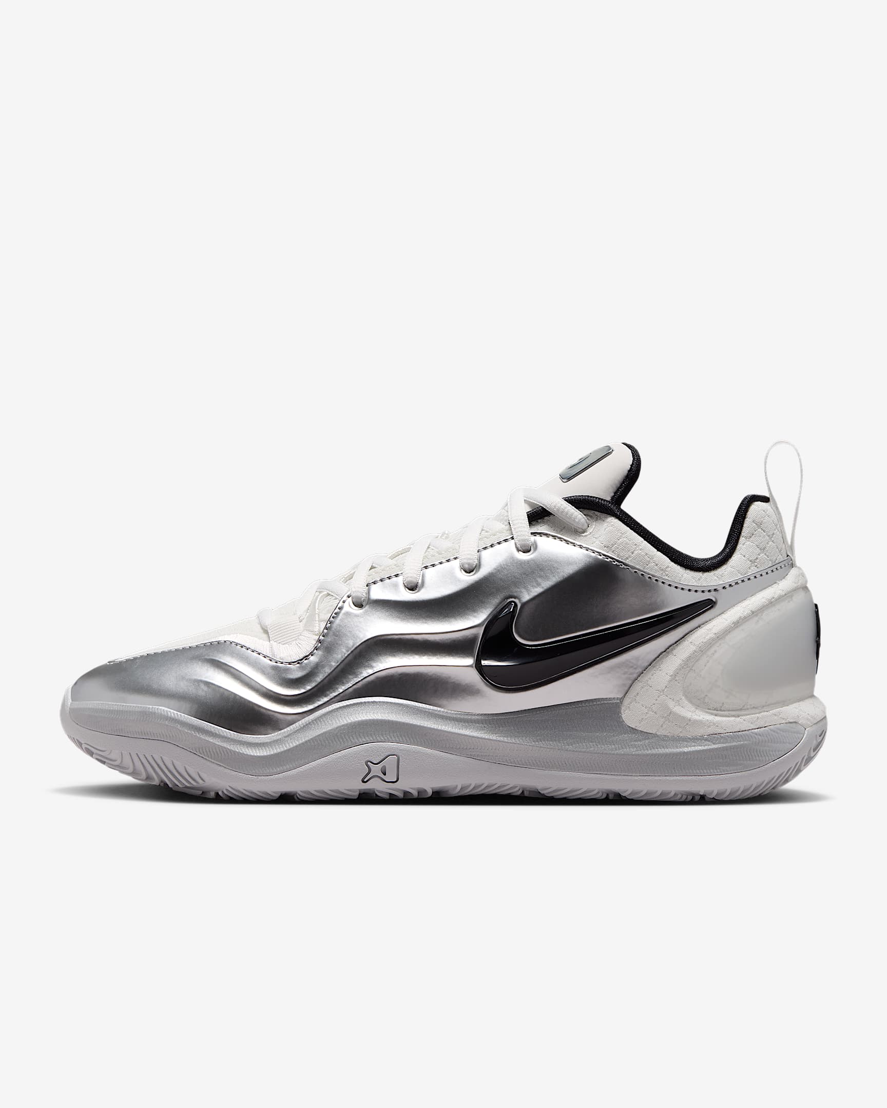 A'Two "Mirrored" A'ja Wilson Basketballschuh – Summit White/Metallic Silver/Schwarz