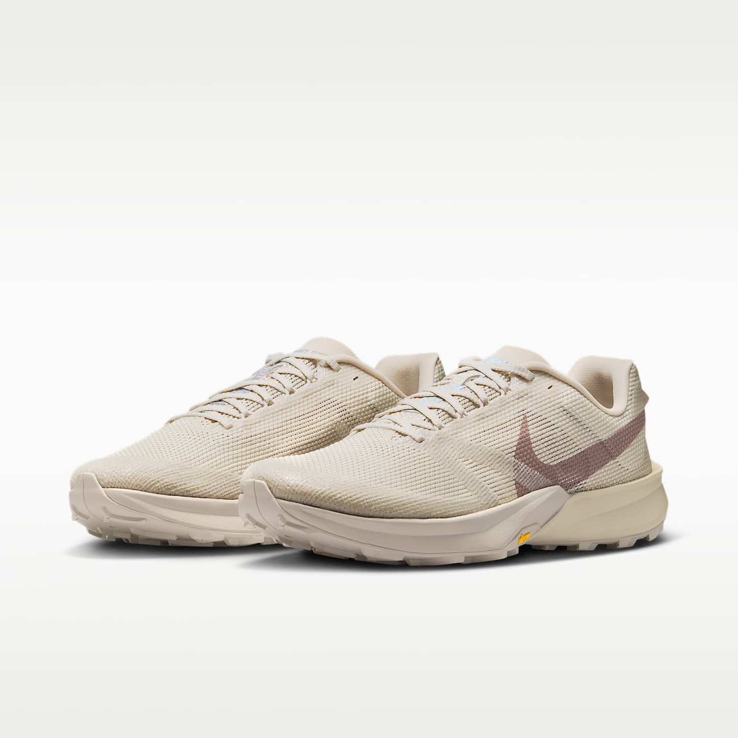 Nike Kiger 10 Traillaufschuh – Light Orewood Brown/Cream II/Safety Orange/Diffused Taupe