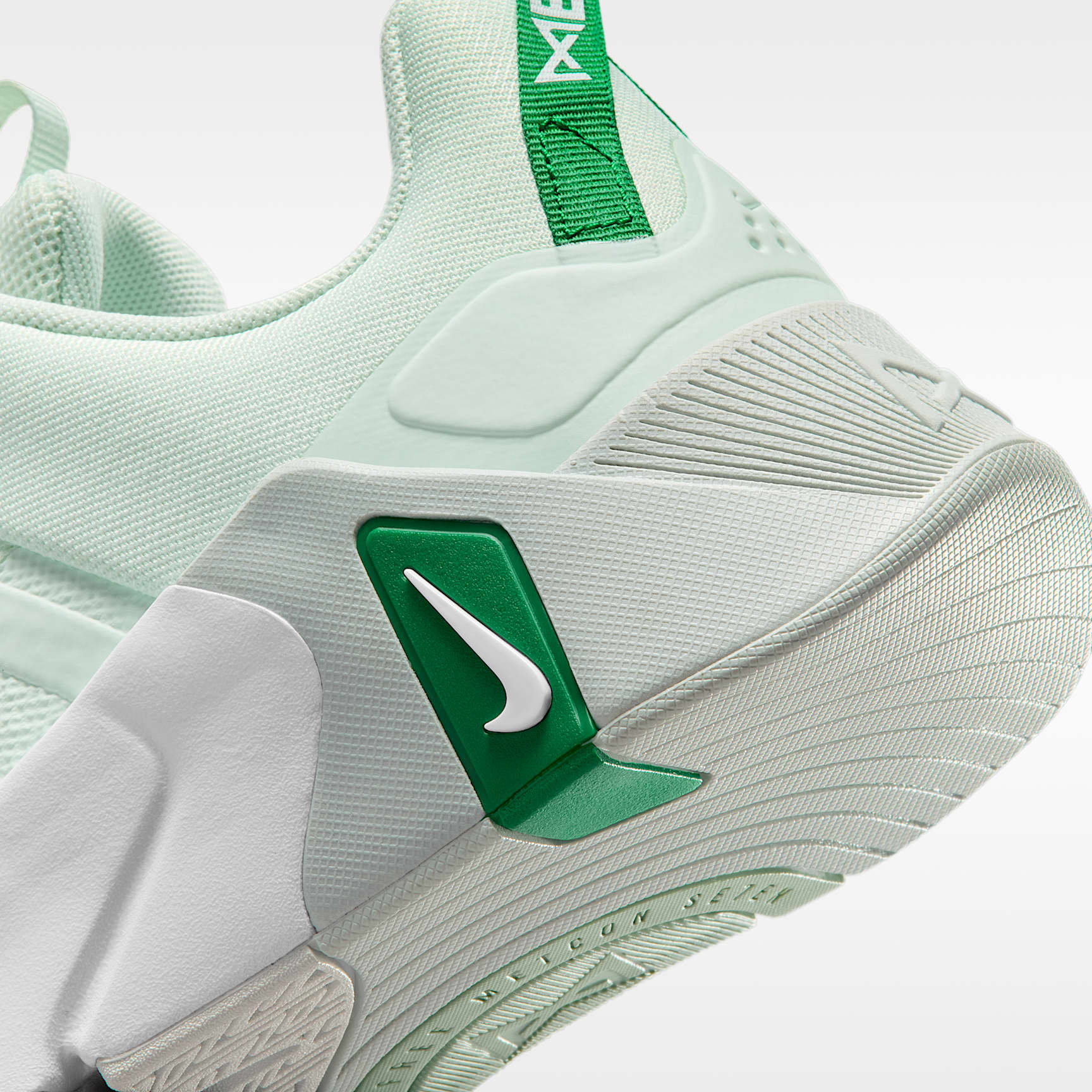 Nike Free Metcon 7 Trainingsschuhe (Damen) – Barely Green/Malachite/Light Silver/Weiß
