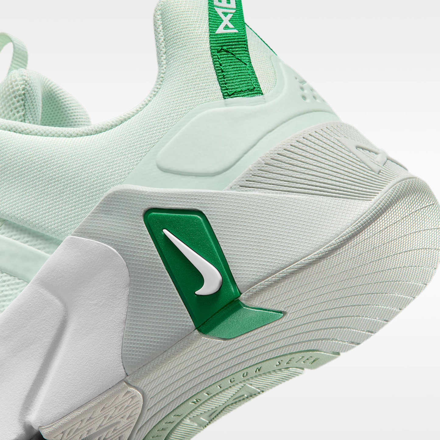 Nike Free Metcon 7 Trainingsschuhe (Damen) – Barely Green/Malachite/Light Silver/Weiß