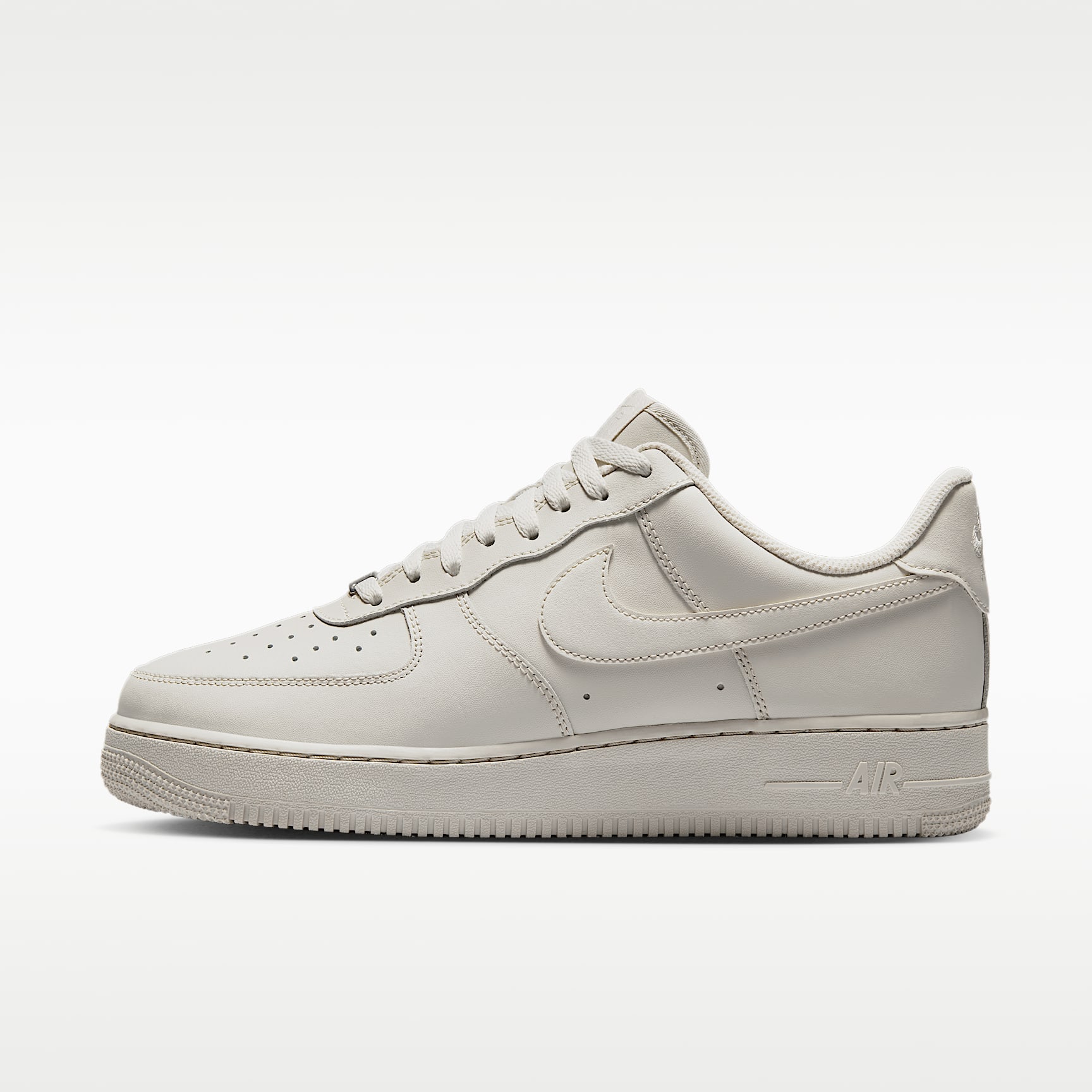 Nike Air Force 1 '07 Schuh (Herren) – Light Bone/Metallic Silver/Light Bone