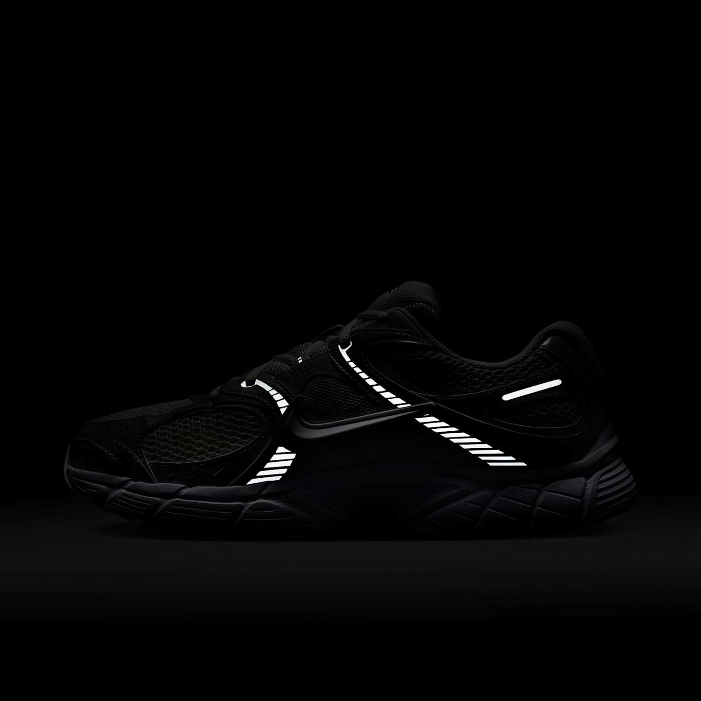 Nike V5 RNR Schuh (Herren) – Weiß/Schwarz/Metallic Silver/Weiß
