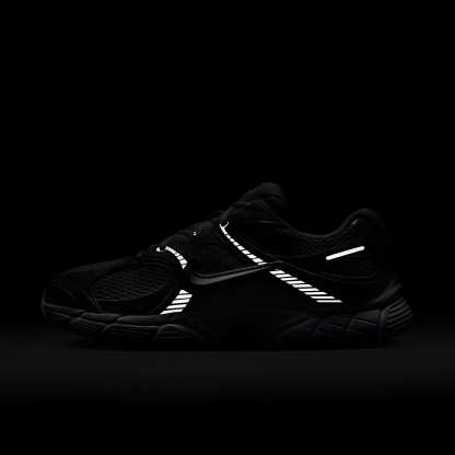 Nike V5 RNR Schuh (Herren) – Weiß/Schwarz/Metallic Silver/Weiß