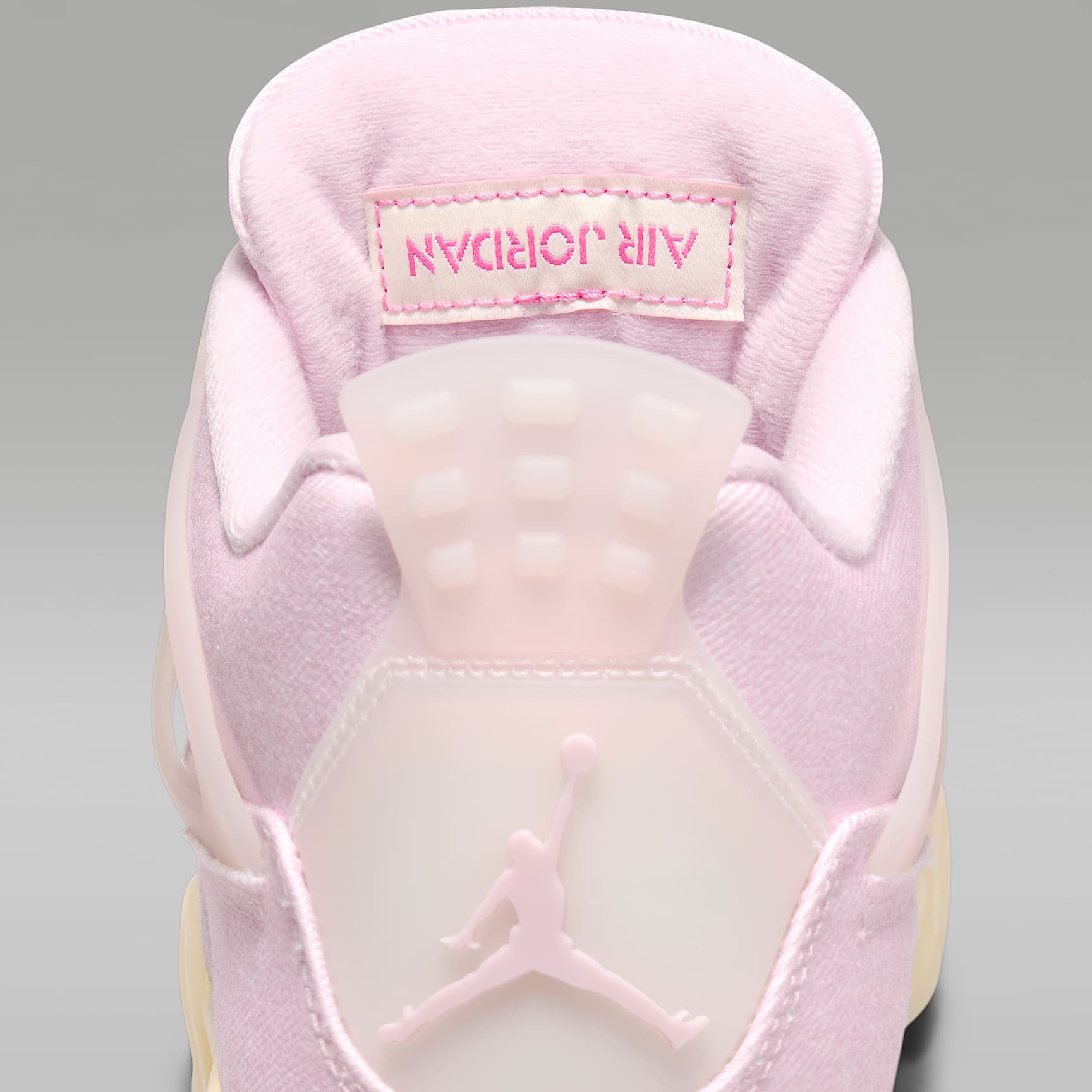 Air Jordan 4 Retro „Pearl Pink and Iced Carmine“ Schuh (Damen) – Pearl Pink/Coconut Milk/Muslin/Iced Carmine