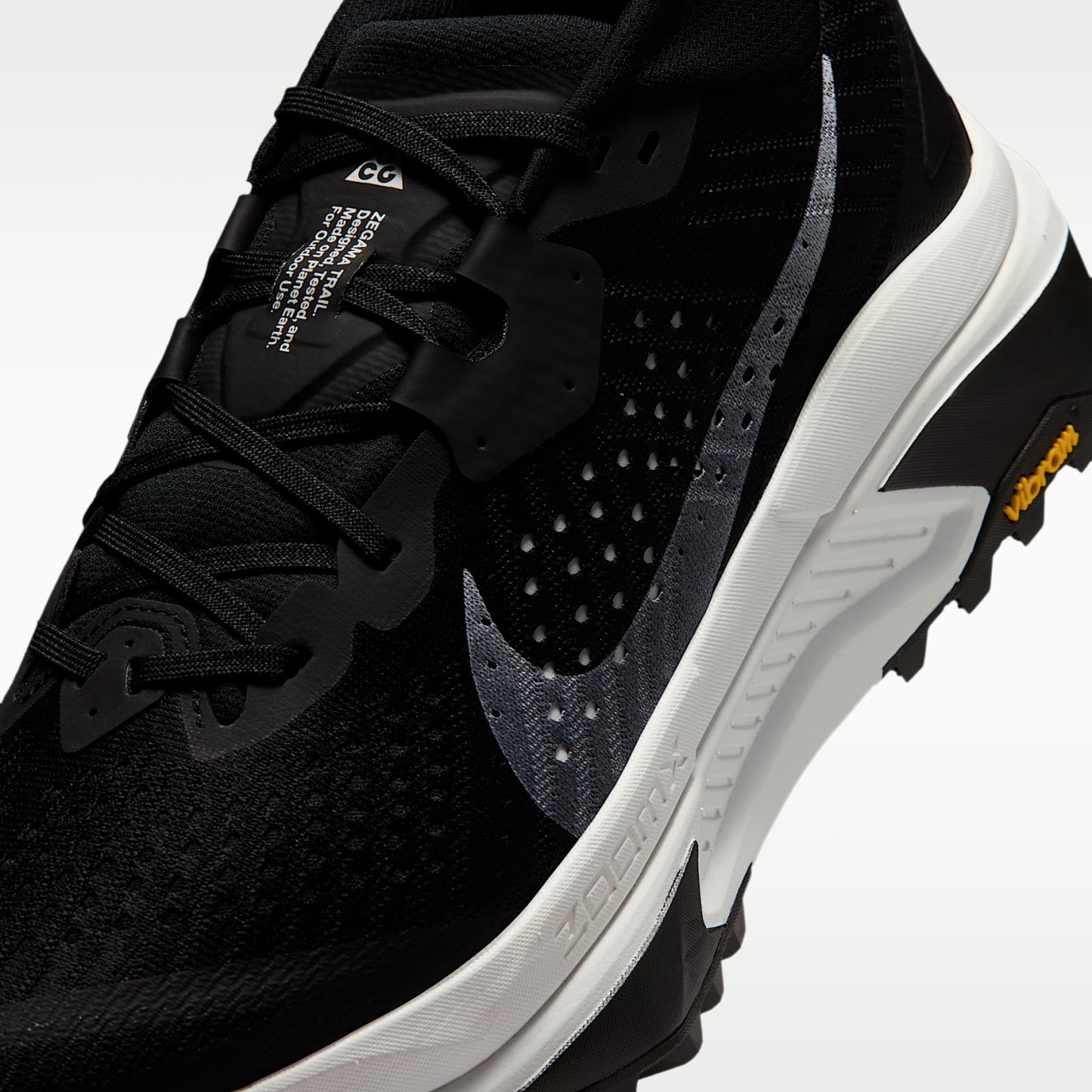 ACG Zegama Trail Traillaufschuh (Herren) – Schwarz/Safety Orange/Anthracite/Summit White