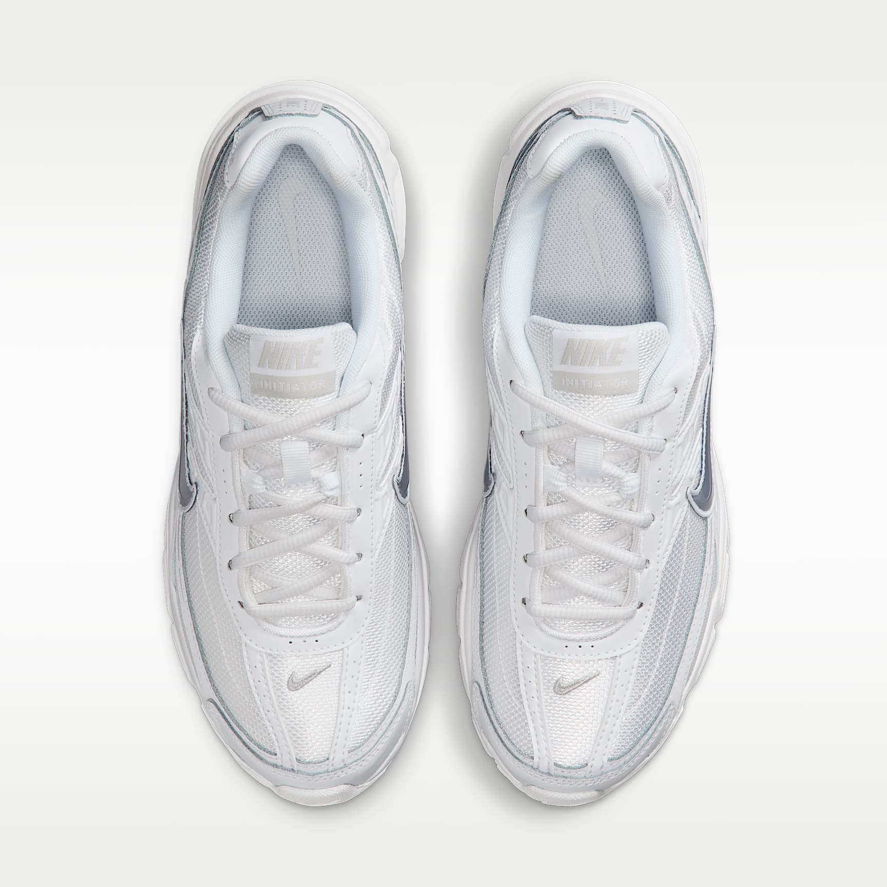 Nike Initiator Damenschuh – Weiß/Photon Dust/Metallic Silver