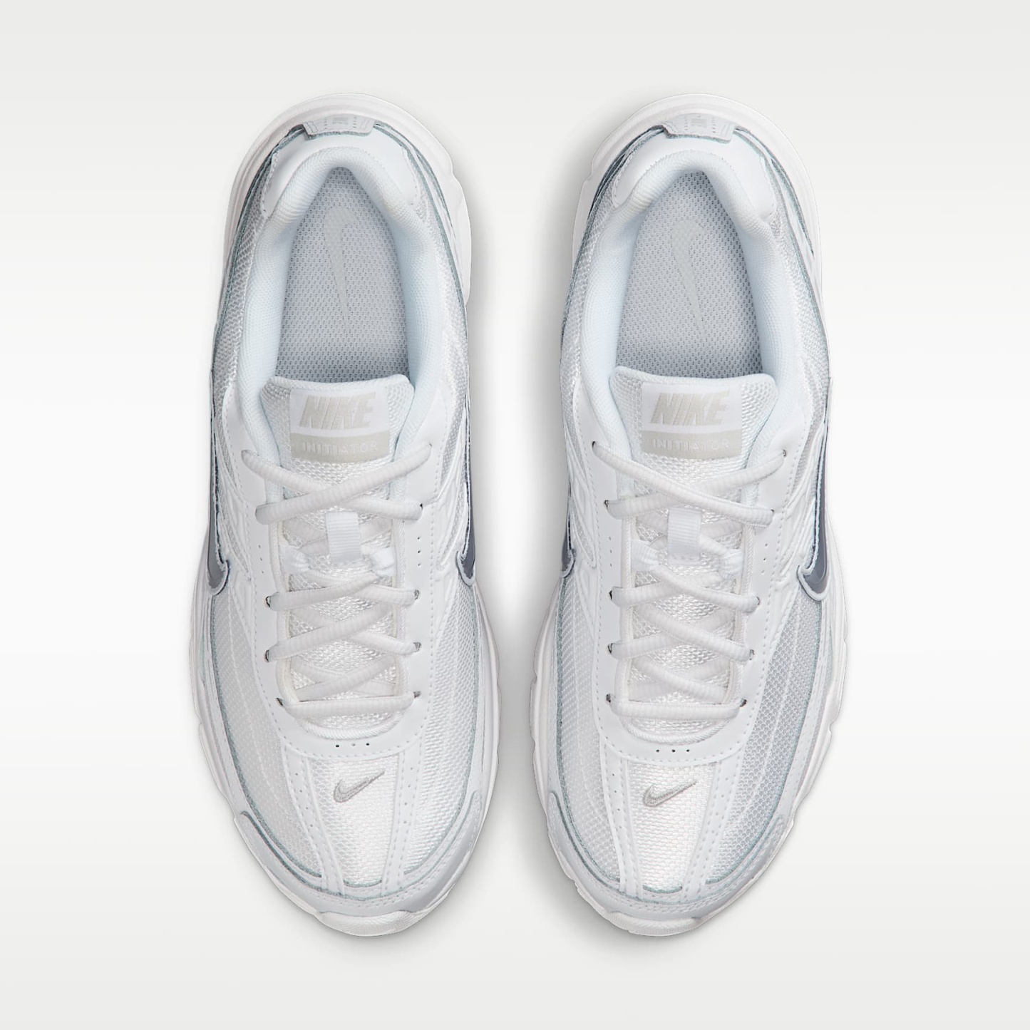 Nike Initiator Damenschuh – Weiß/Photon Dust/Metallic Silver