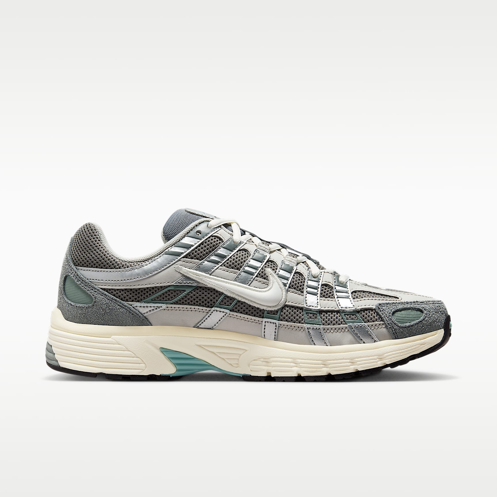 Nike P-6000 Schuh – Flat Pewter/Light Iron Ore/Metallic Silver/Weiß