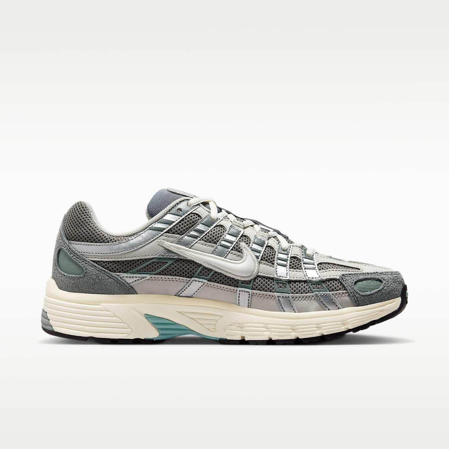 Nike P-6000 Schuh – Flat Pewter/Light Iron Ore/Metallic Silver/Weiß