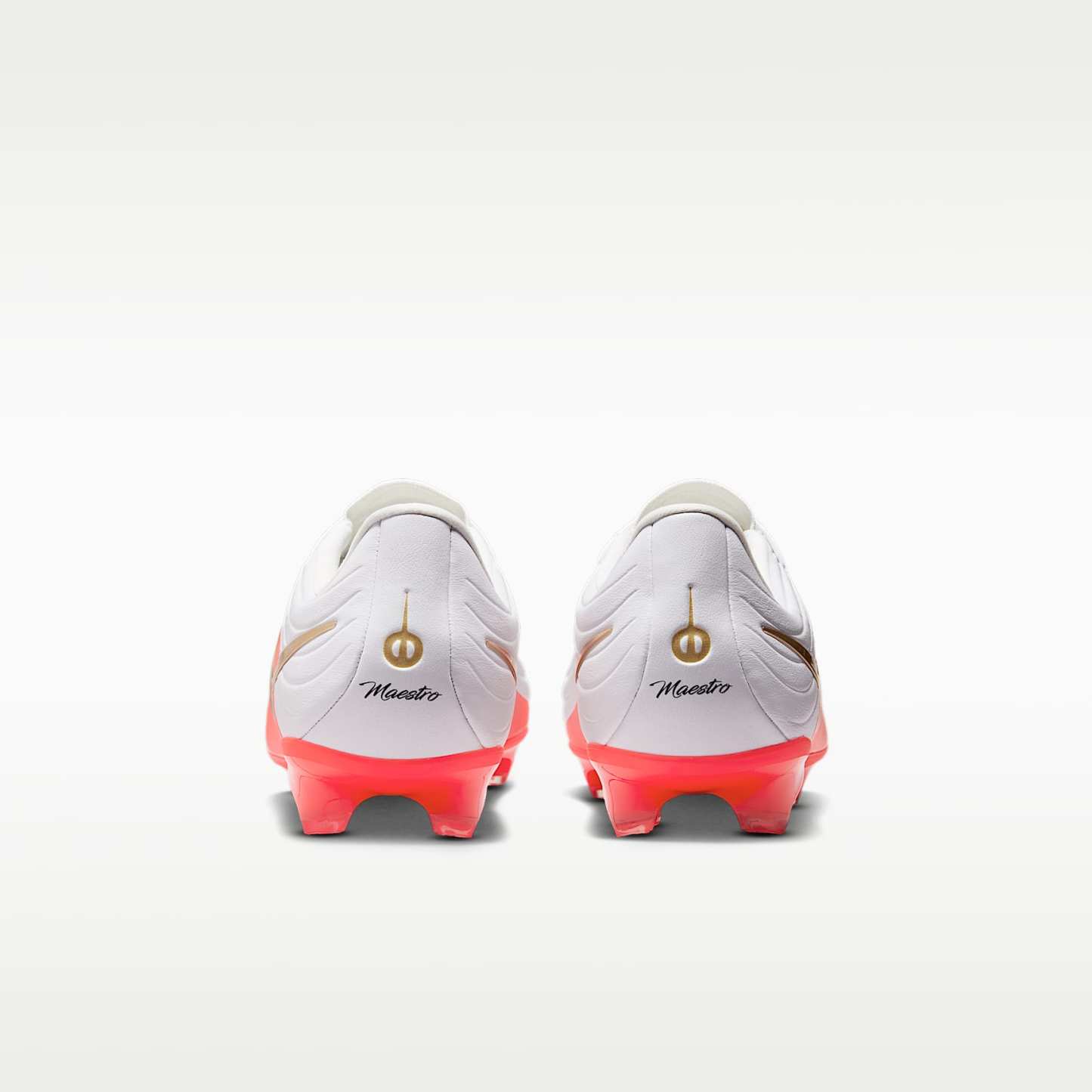 Nike Tiempo Maestro Academy Low Top Fußballschuh für verschiedene Böden – Weiß/Bright Crimson/Blur