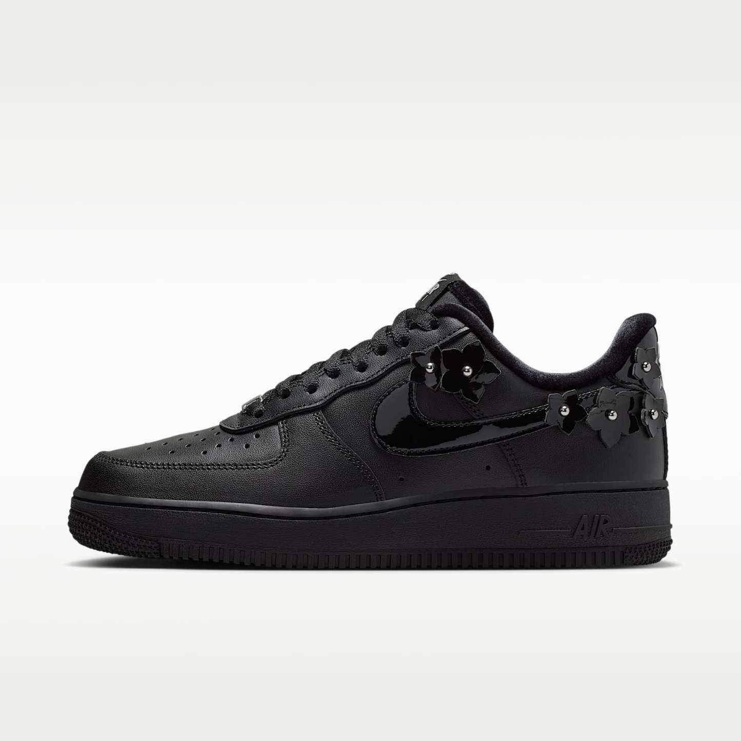 Nike Air Force 1 '07 "Florette" Schuh (Damen) – Schwarz/Off Noir/Metallic Silver/Schwarz