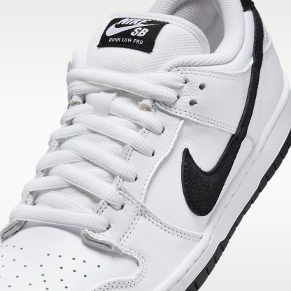 Nike SB Dunk Low Pro Skateboardschuh – Weiß/Weiß/Schwarz/Schwarz