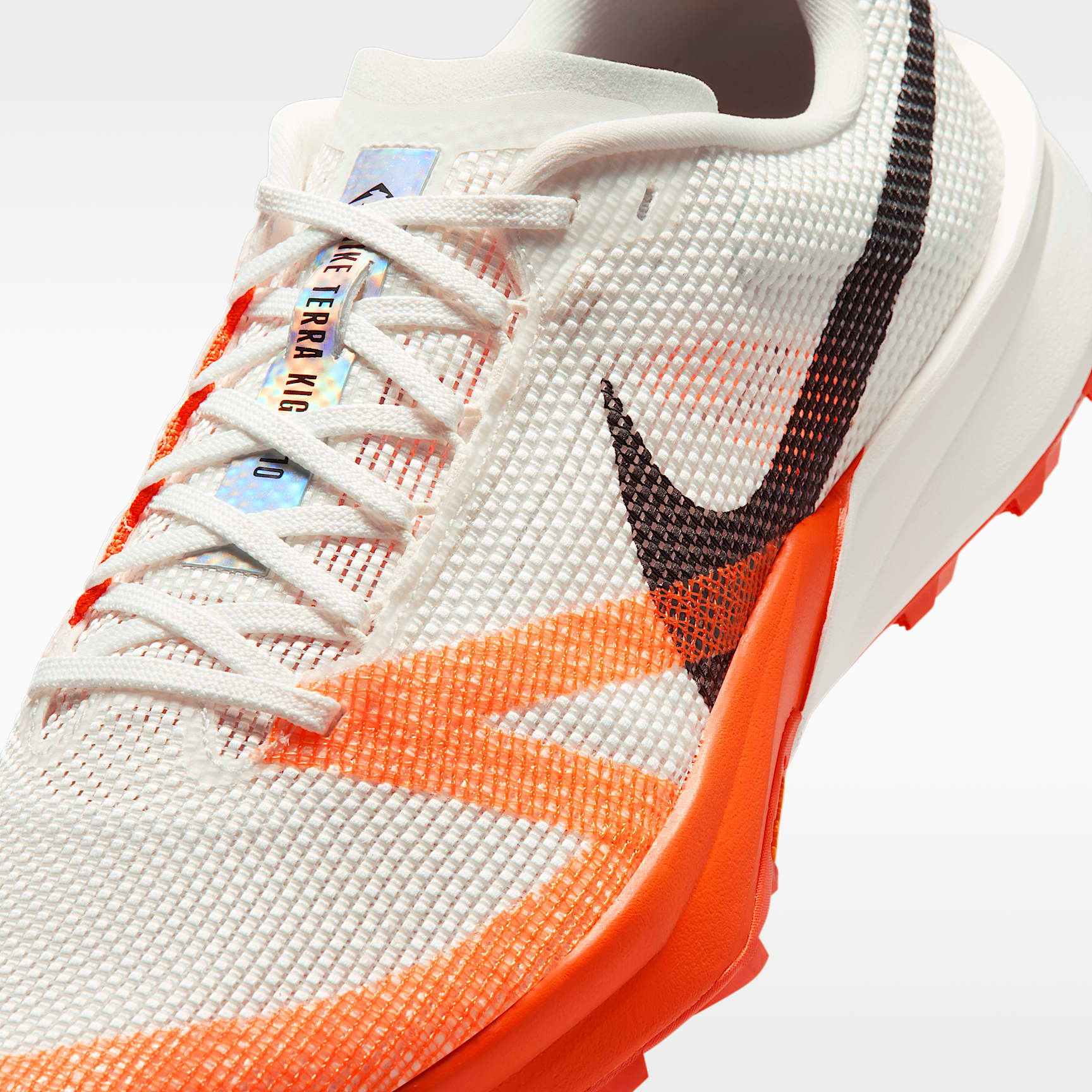 Nike Kiger 10 Traillaufschuh – Summit White/Total Orange/Safety Orange/Schwarz