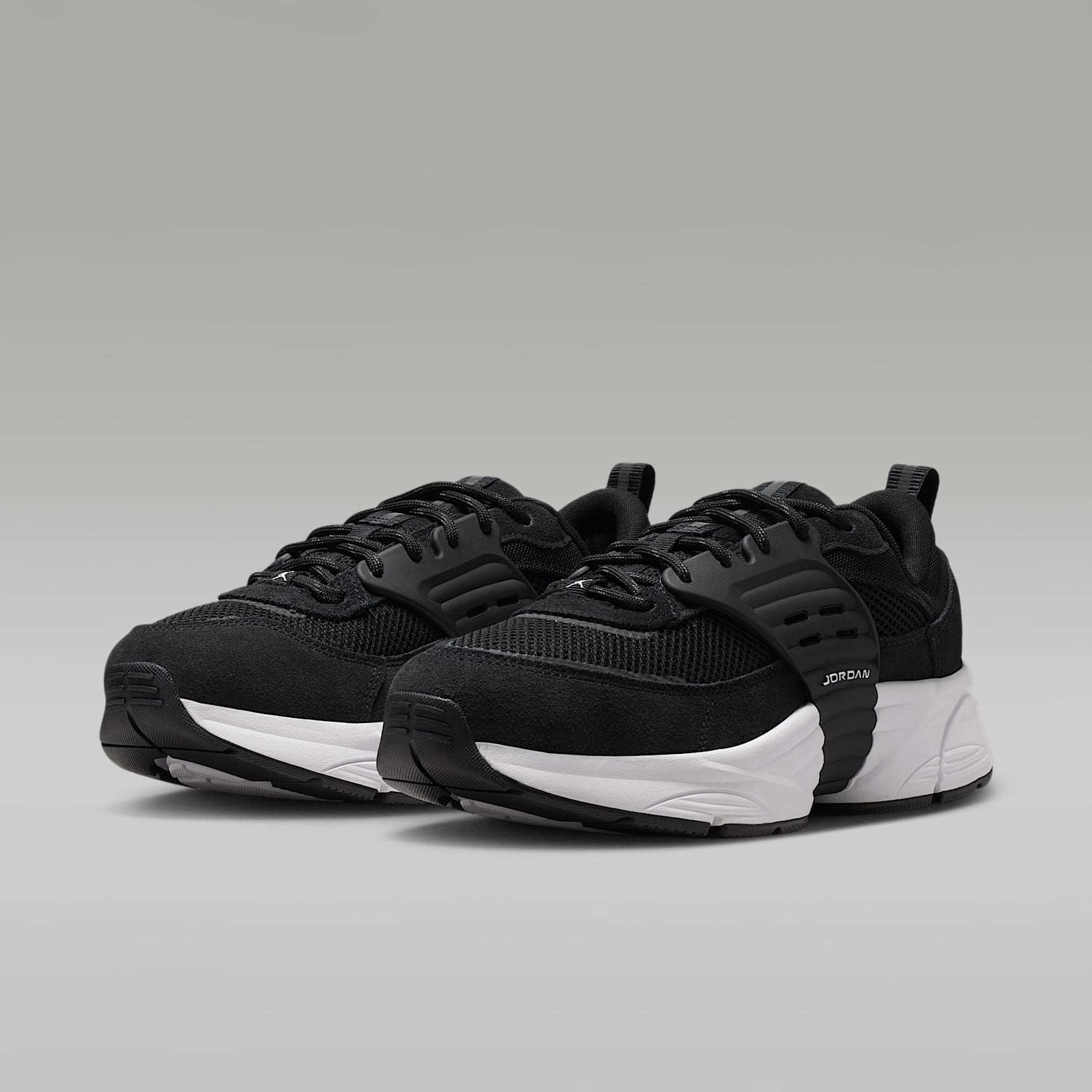 Jordan Trunner O/S Schuhe (Herren) – Schwarz/Weiß