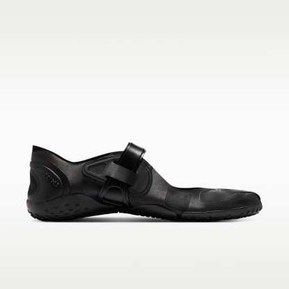 NikeSKIMS Rift Satin Schuh (Damen) – Schwarz/Schwarz/Schwarz