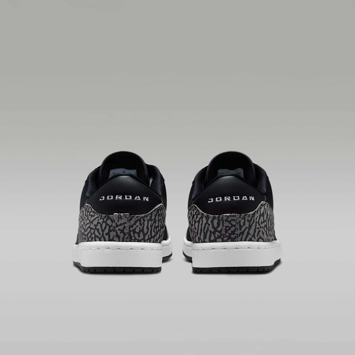 Jordan Court Connect Low SE Schuh (Herren) – Schwarz/Light Smoke Grey/Dark Grey/Weiß