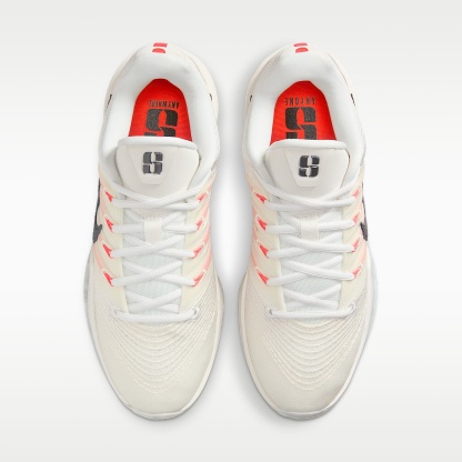 Sabrina 3 Basketballschuh – Phantom/Ivory/Rush Coral/Schwarz