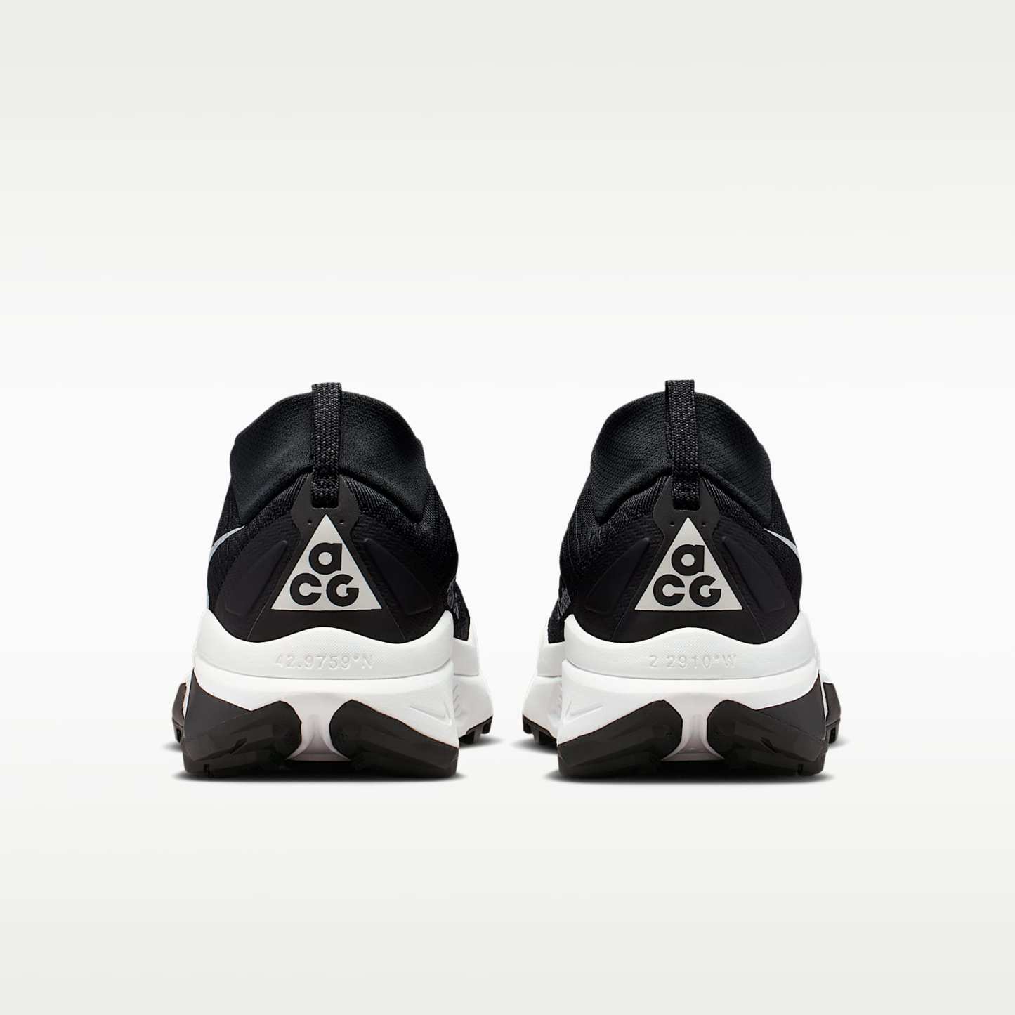 ACG Zegama Trail Traillaufschuh (Damen) – Schwarz/Safety Orange/Anthracite/Summit White