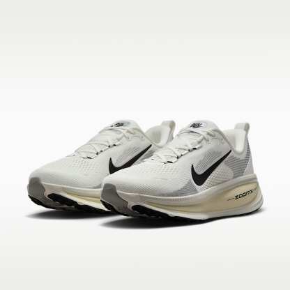 Nike Vomero 18 Straßenlaufschuh (Damen) – Summit White/Coconut Milk/Coconut Milk/Schwarz
