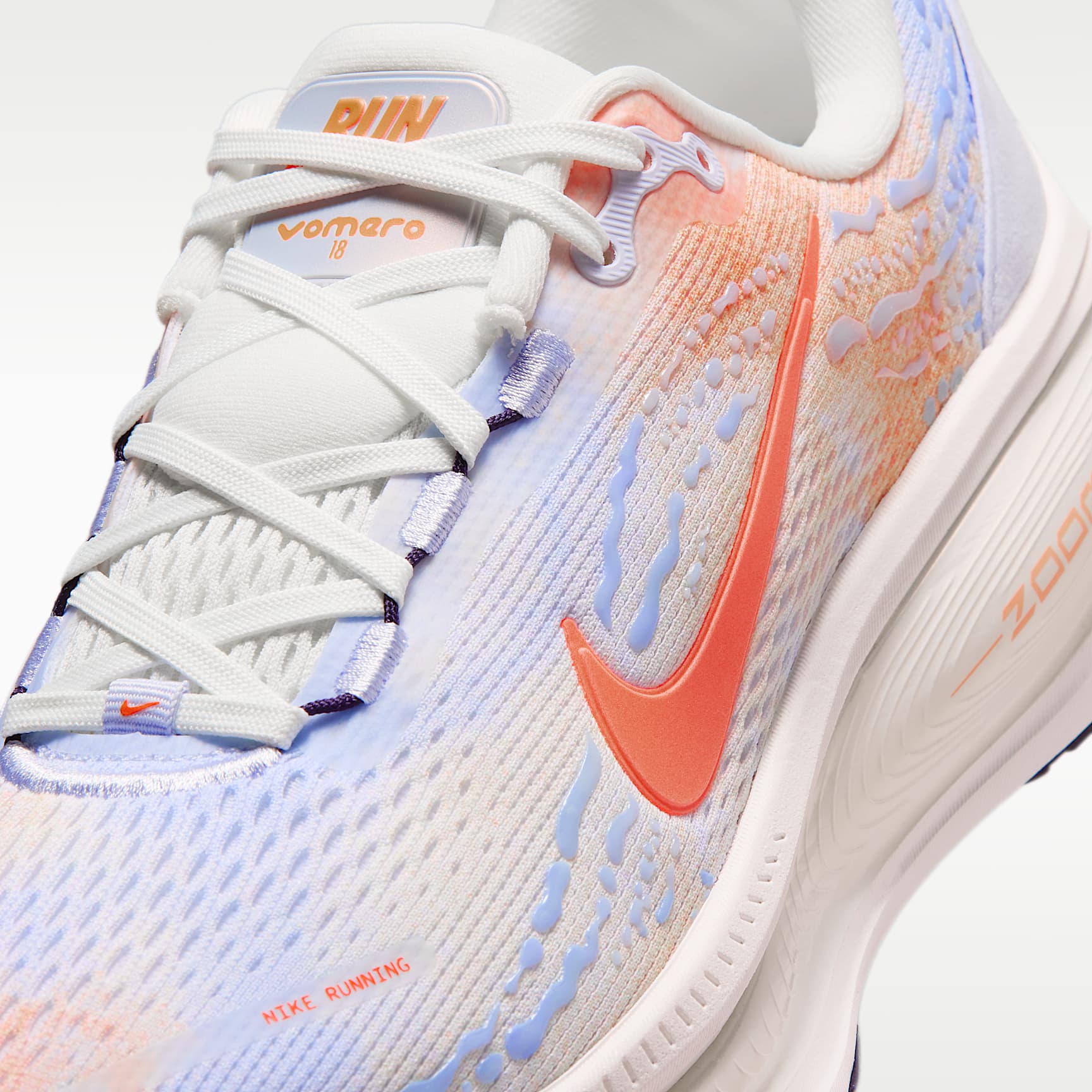 Nike Vomero 18 Straßenlaufschuh (Damen) – Palest Purple/Sunset Haze/Summit White/Hyper Crimson