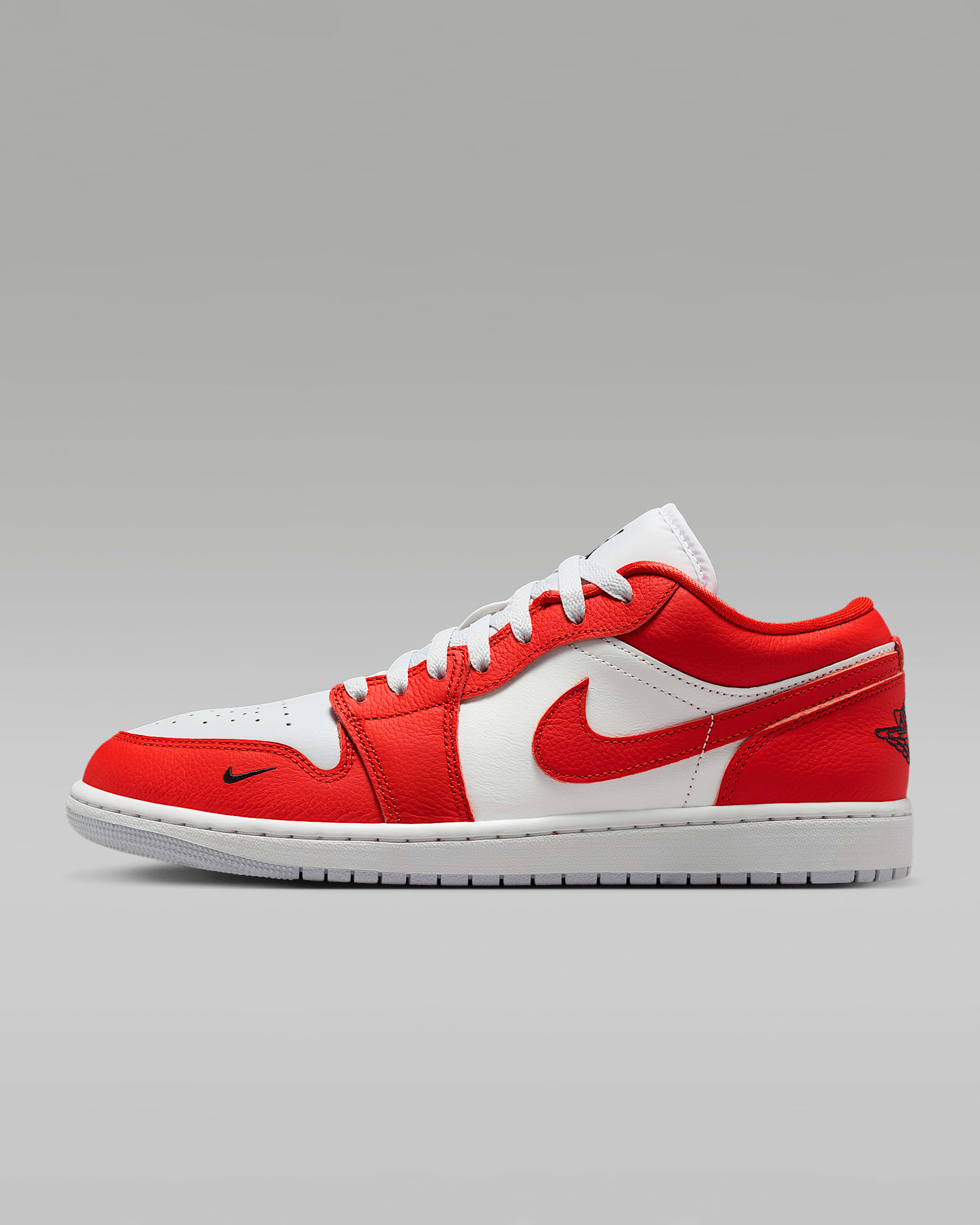 Air Jordan 1 Low SE Herrenschuh – Chile Red/Summit White/Pure Platinum/Schwarz