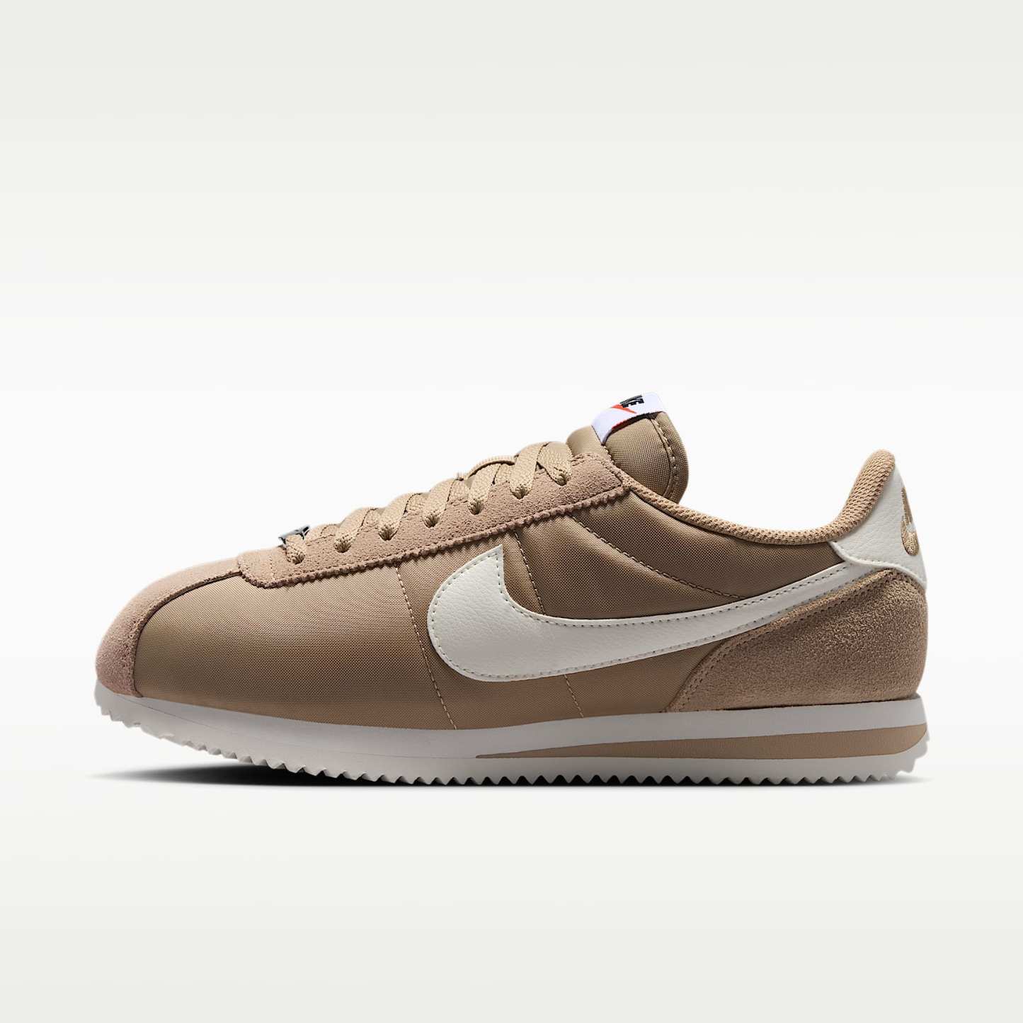 Nike Cortez Textile Schuh (Damen) – British Khaki/Schwarz/Safety Orange/Sail