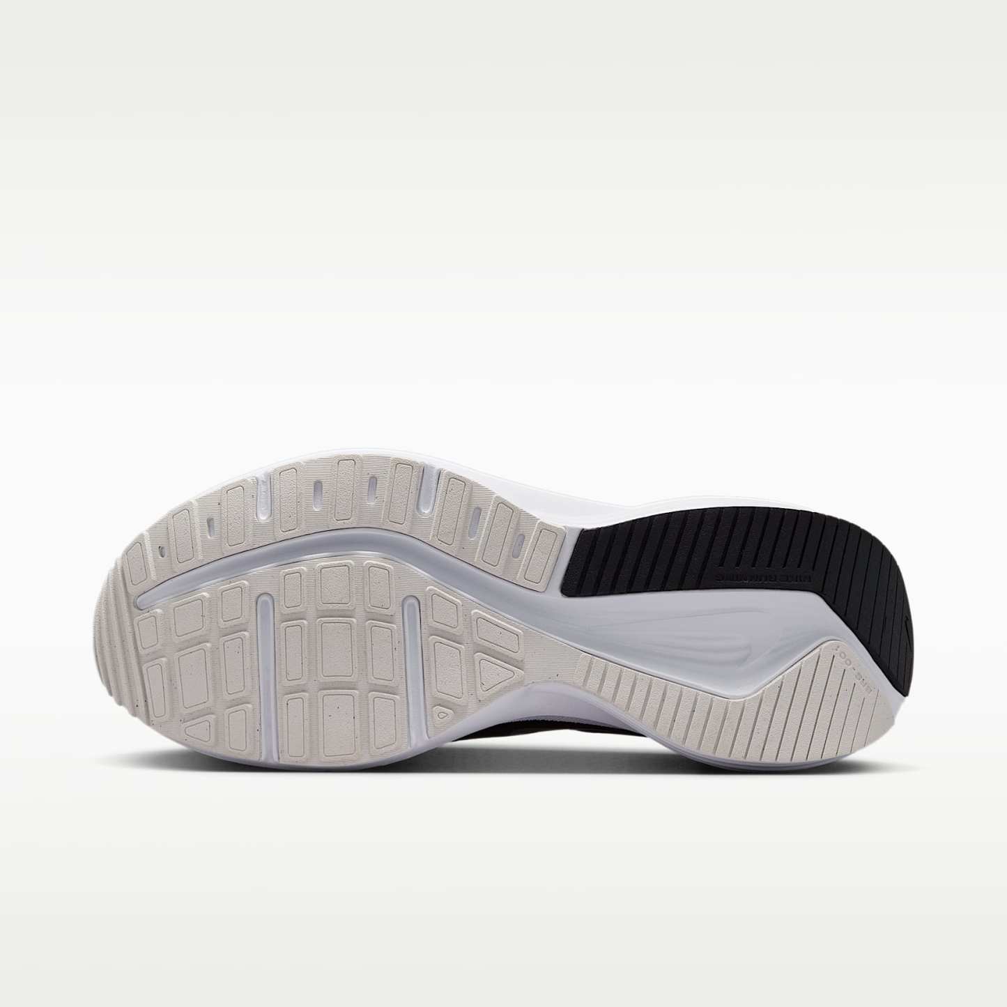 Nike Downshifter 14 Straßenlaufschuh (Herren) – Summit White/Schwarz/Weiß/Metallic Silver