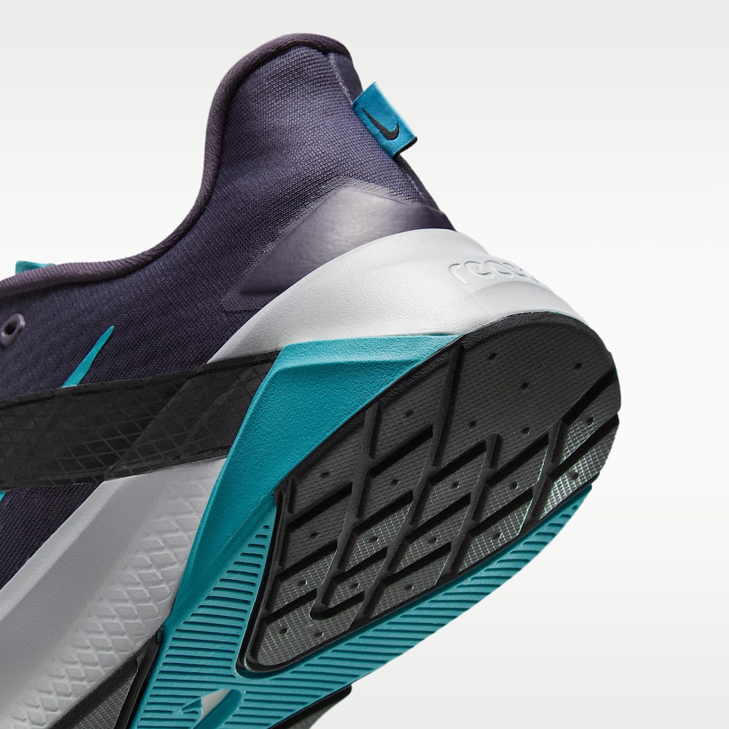 Nike Hybrid RN Trainingsschuh (Herren) – Gridiron/Schwarz/Light Silver/Dusty Cactus