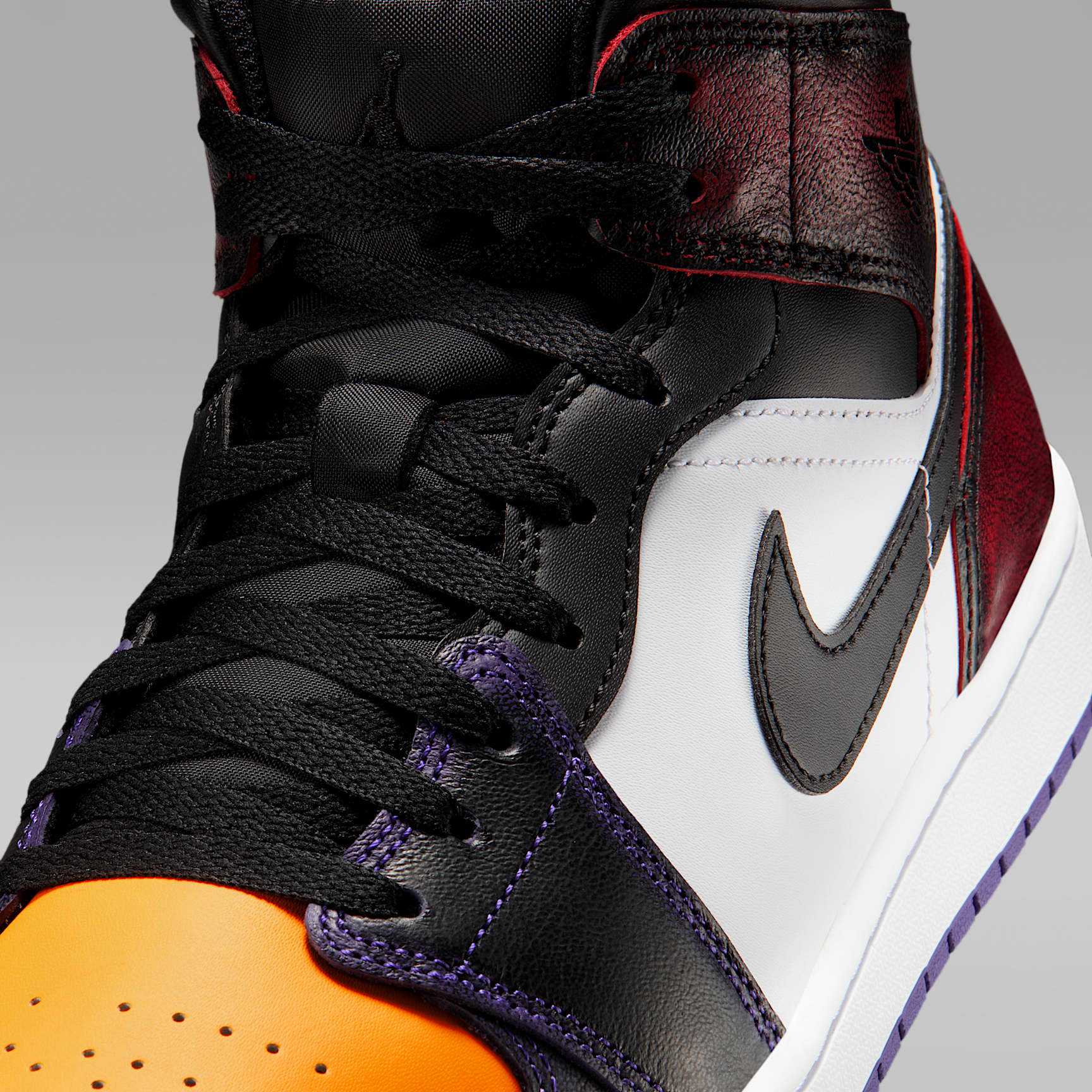 Air Jordan 1 Mid SE Schuh (Herren) – True Red/Weiß/Court Purple/Schwarz