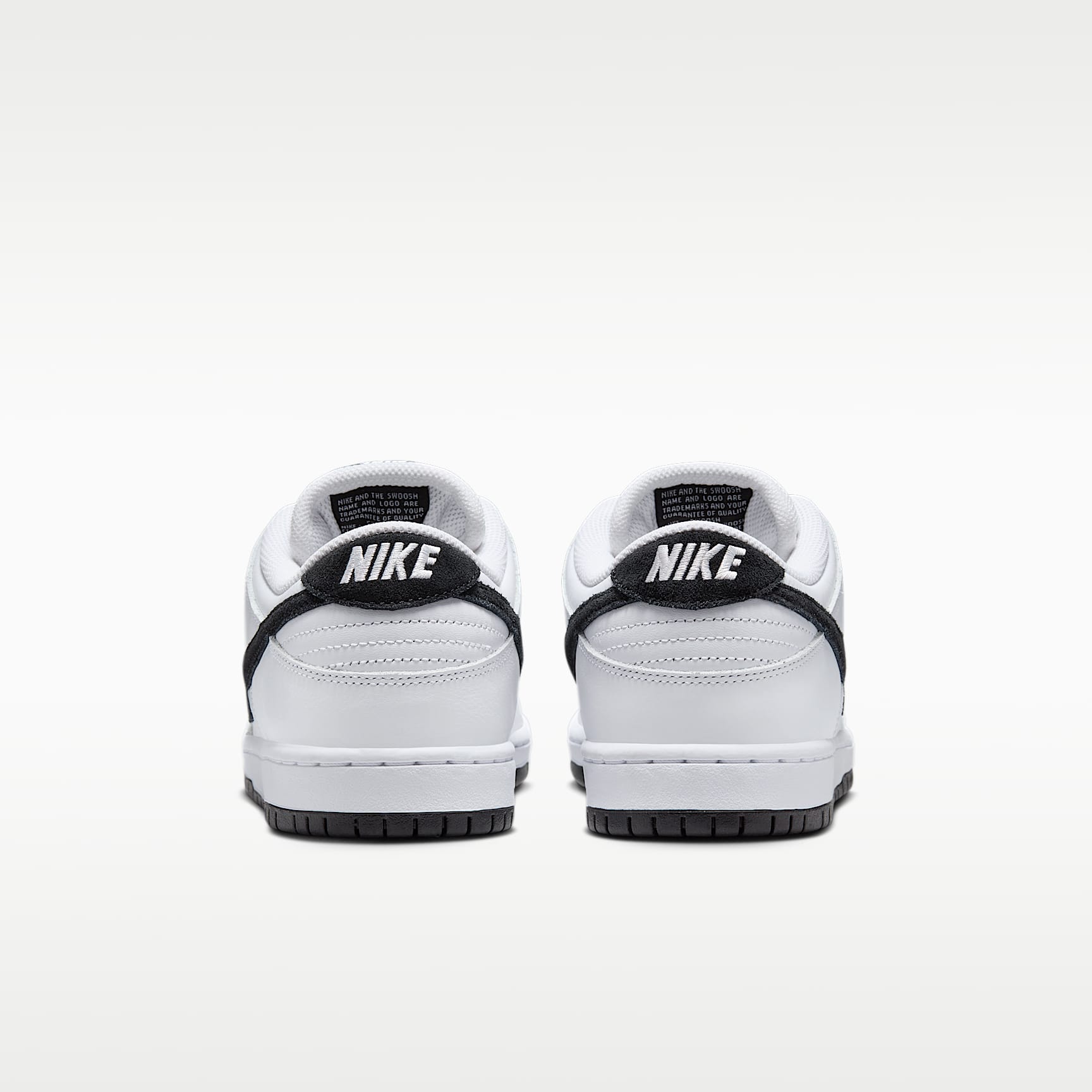 Nike SB Dunk Low Pro Skateboardschuh – Weiß/Weiß/Schwarz/Schwarz