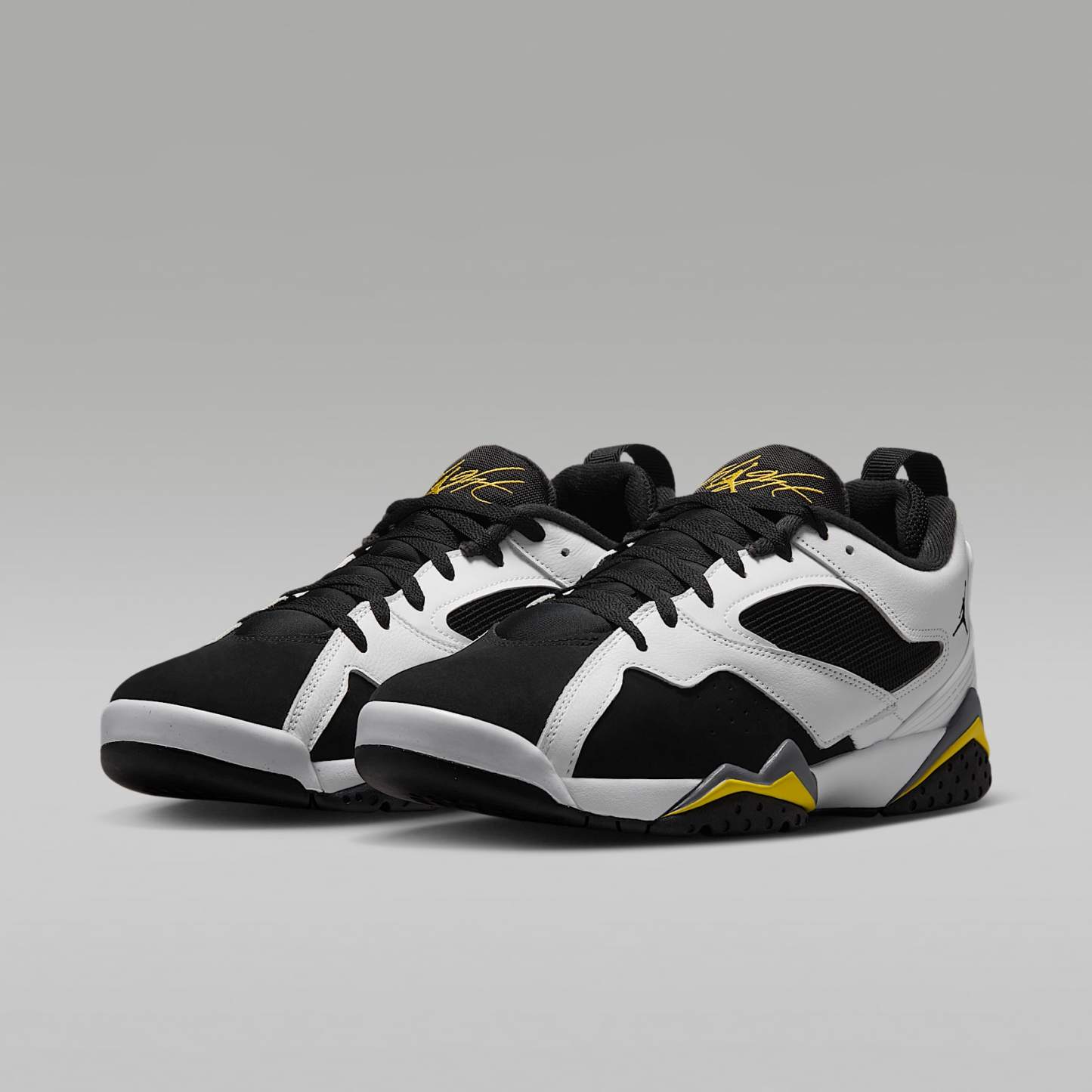 Air Jordan MVP 92 Schuh (Herren) – Weiß/Schwarz/Dark Blue Grey/Tour Yellow