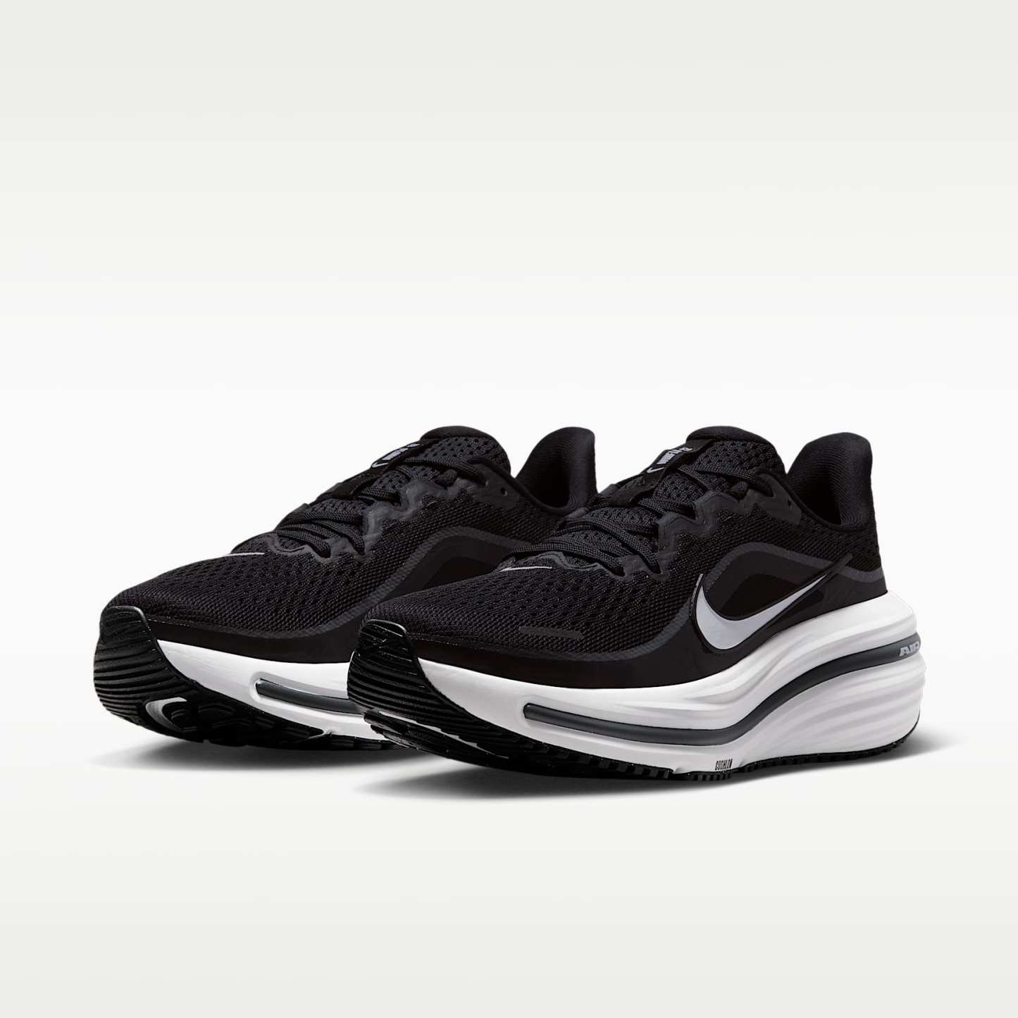 Nike Winflo 12 Straßenlaufschuh (Damen) – Schwarz/Dark Smoke Grey/Weiß