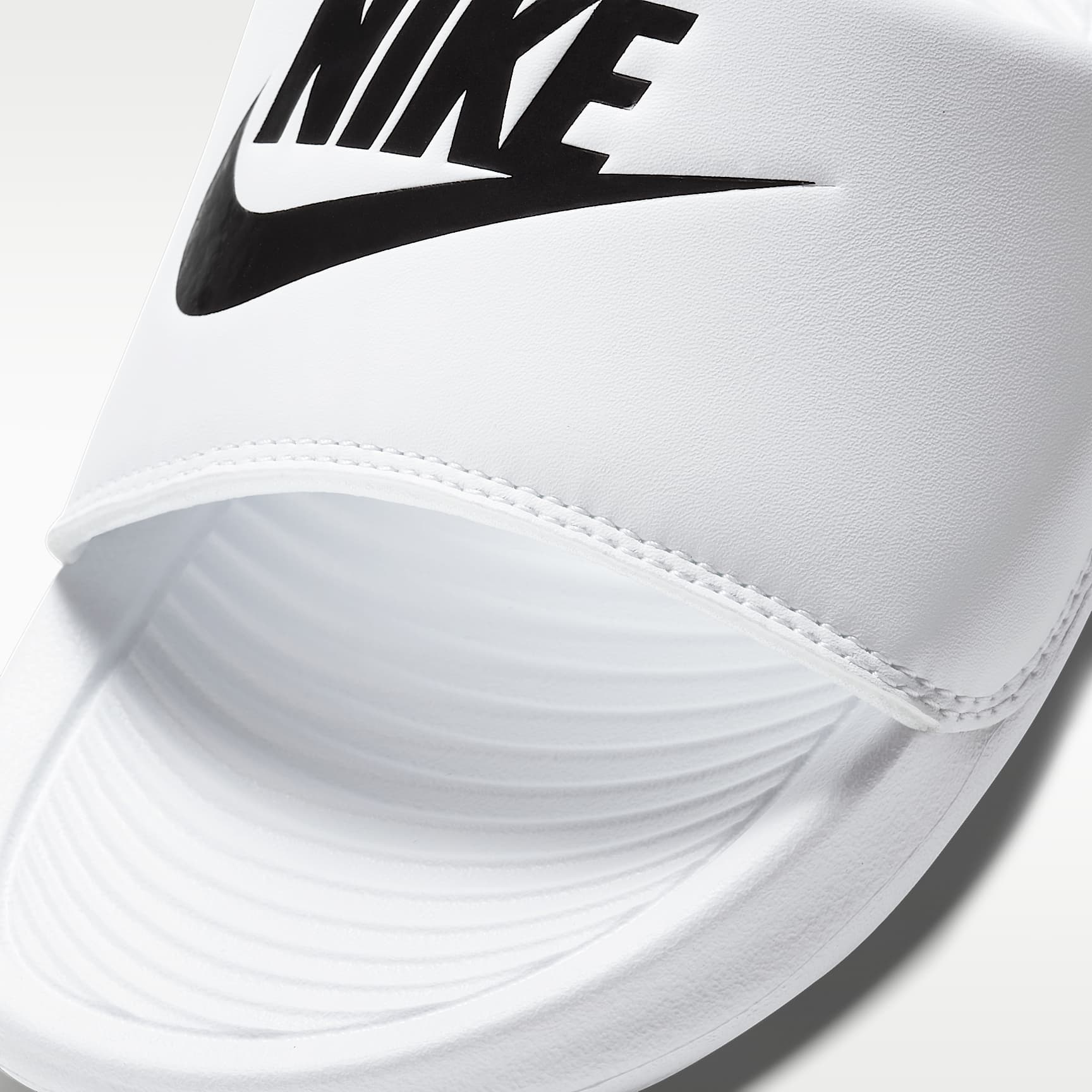 Nike Victori One Damen-Badeslipper – Weiß/Weiß/Schwarz