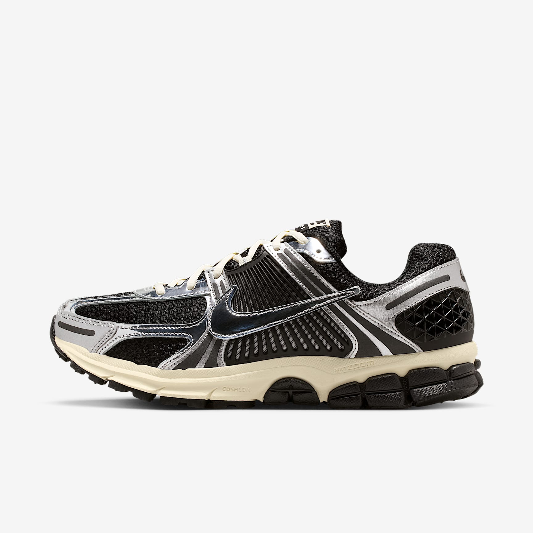 Nike Zoom Vomero 5 Schuh (Herren) – Schwarz/Metallic Silver/Coconut Milk/Chrome