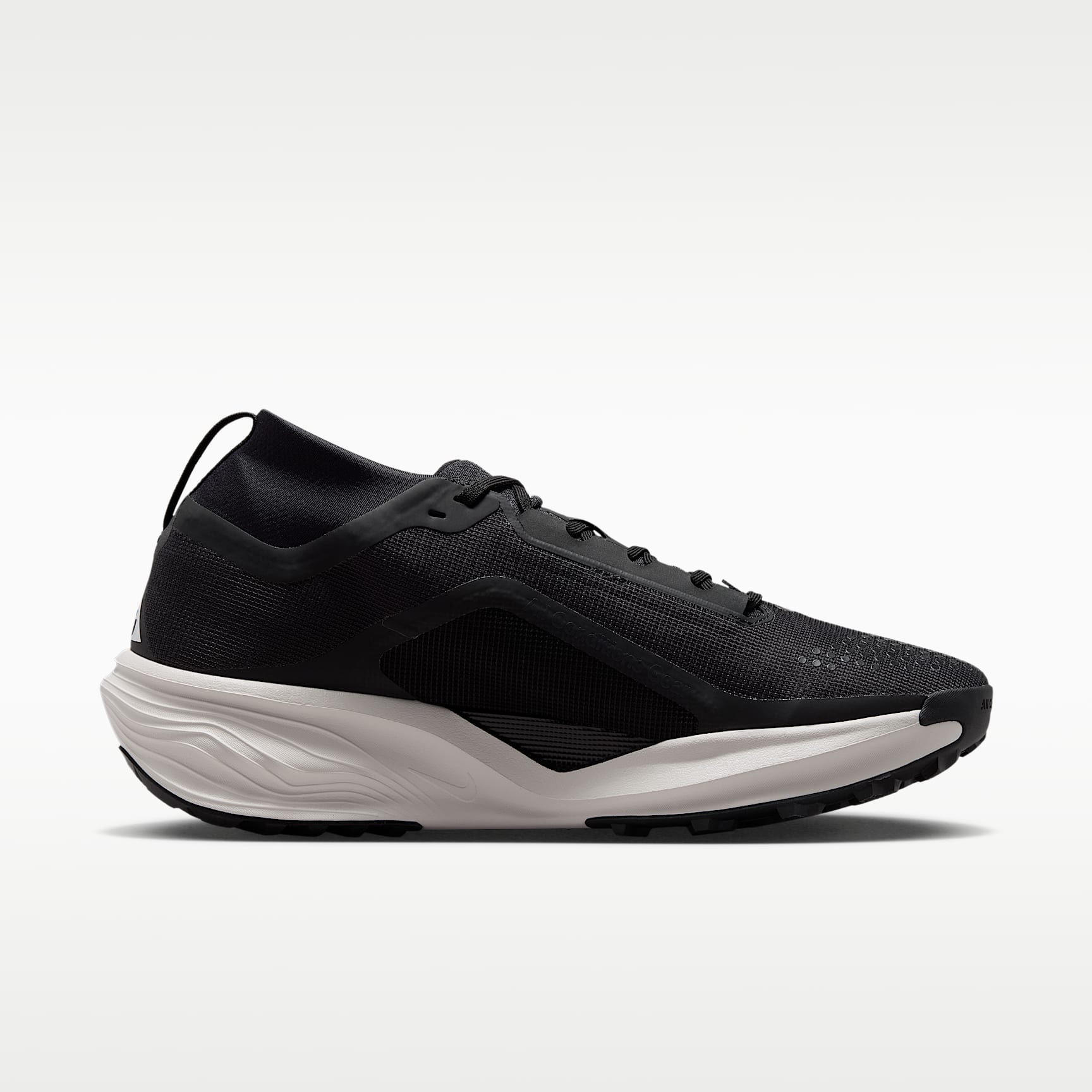 ACG Pegasus Trail GORE-TEX wasserdichter Traillaufschuh (Herren) – Schwarz/Light Orewood Brown/Anthracite/Summit White