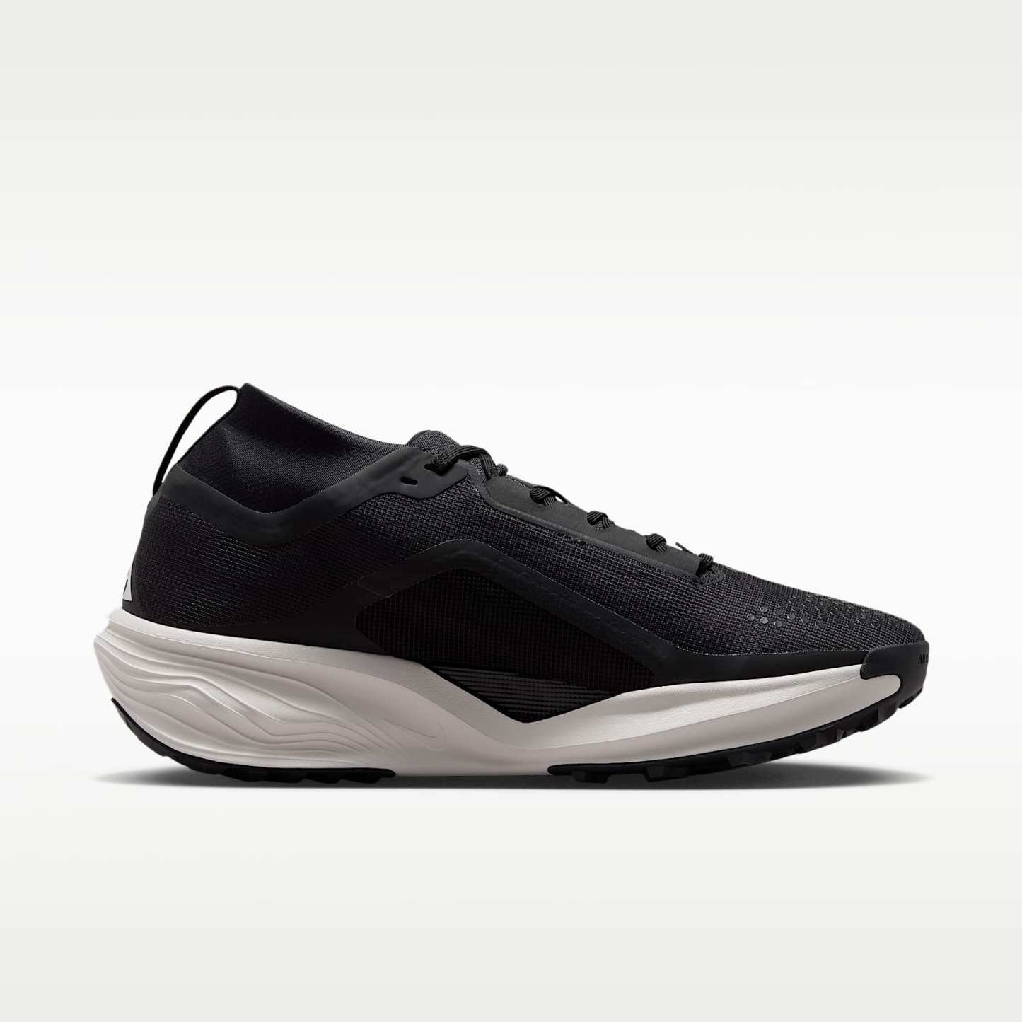 ACG Pegasus Trail GORE-TEX wasserdichter Traillaufschuh (Herren) – Schwarz/Light Orewood Brown/Anthracite/Summit White