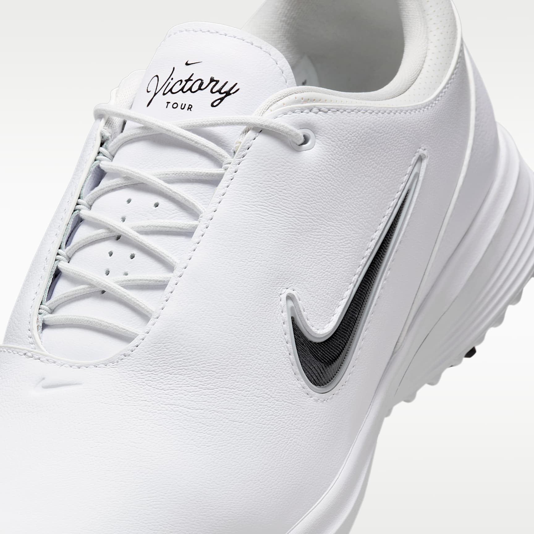 Nike Victory Tour 4 Golfschuh – Weiß/Photon Dust/Schwarz