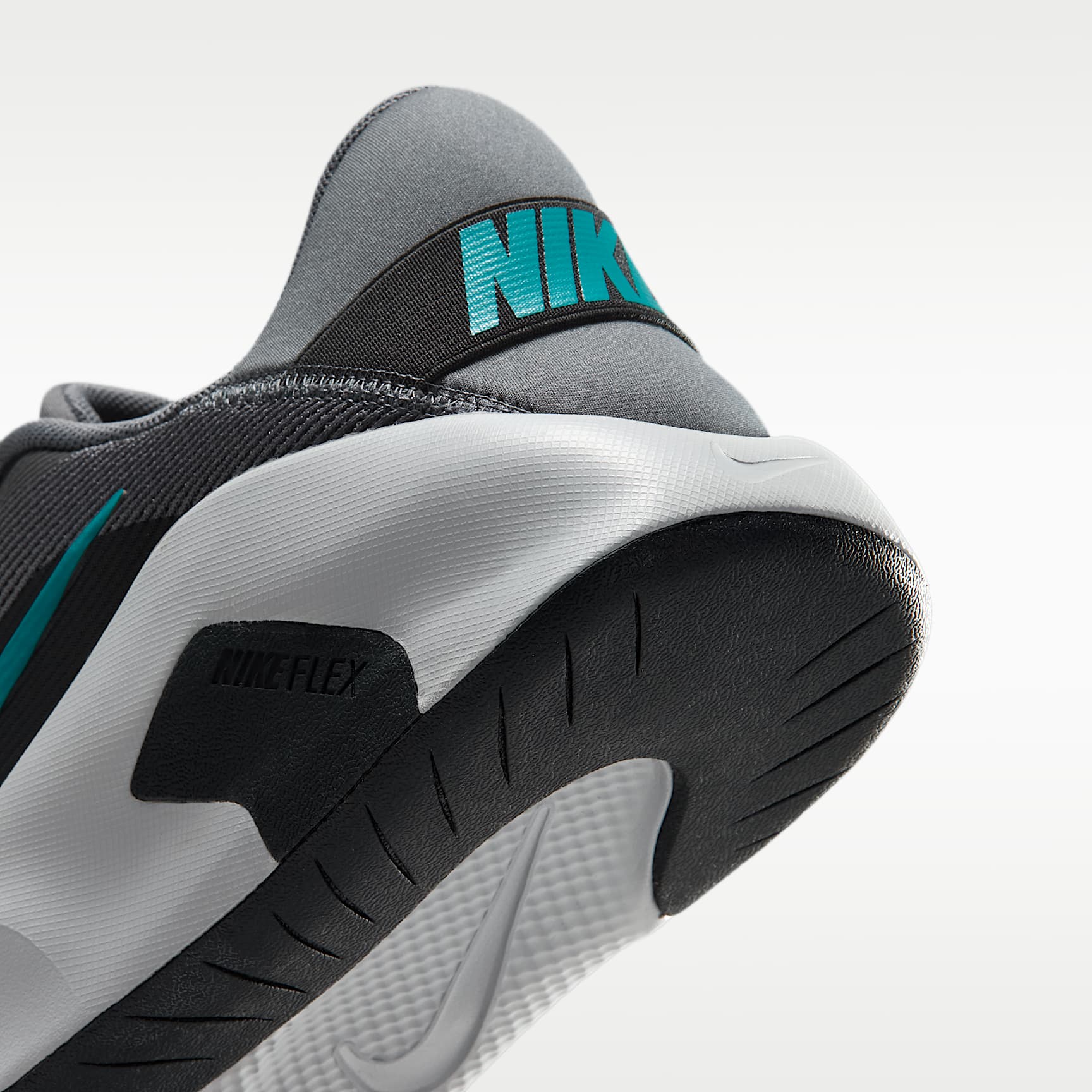 Nike Flex Train Workout-Schuh (Herren) – Smoke Grey/Anthracite/Light Smoke Grey/Energy