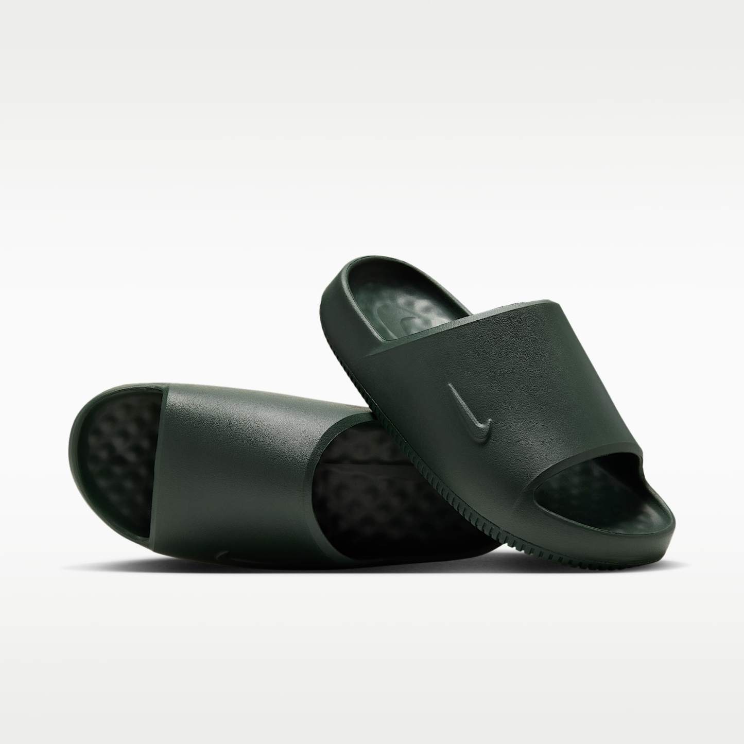 Nike Calm 2.0 Slides (Herren) – Camo Green/Camo Green