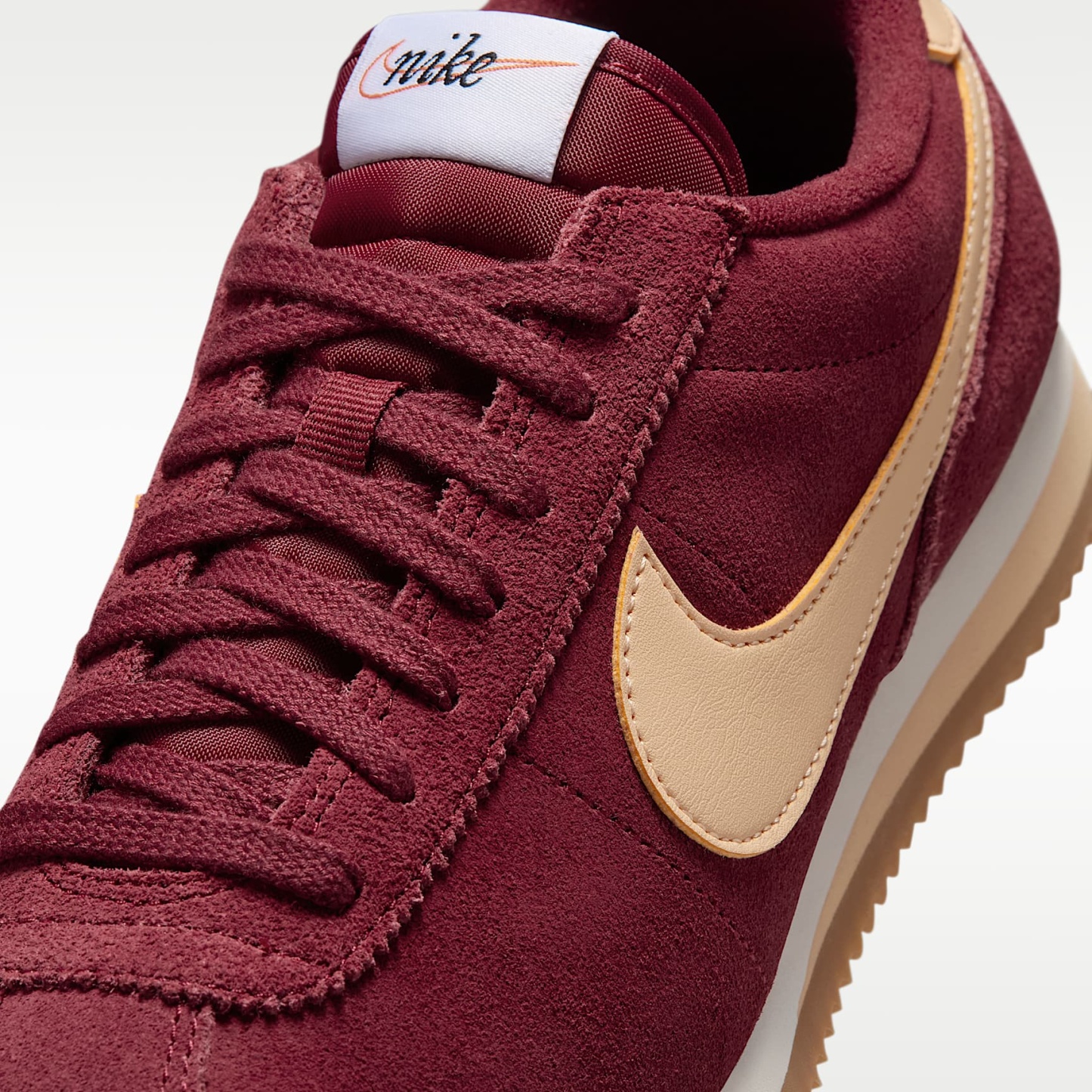 Nike Cortez Schuh (Damen) – Team Red/Sail/Gum Light Brown/Ice Peach