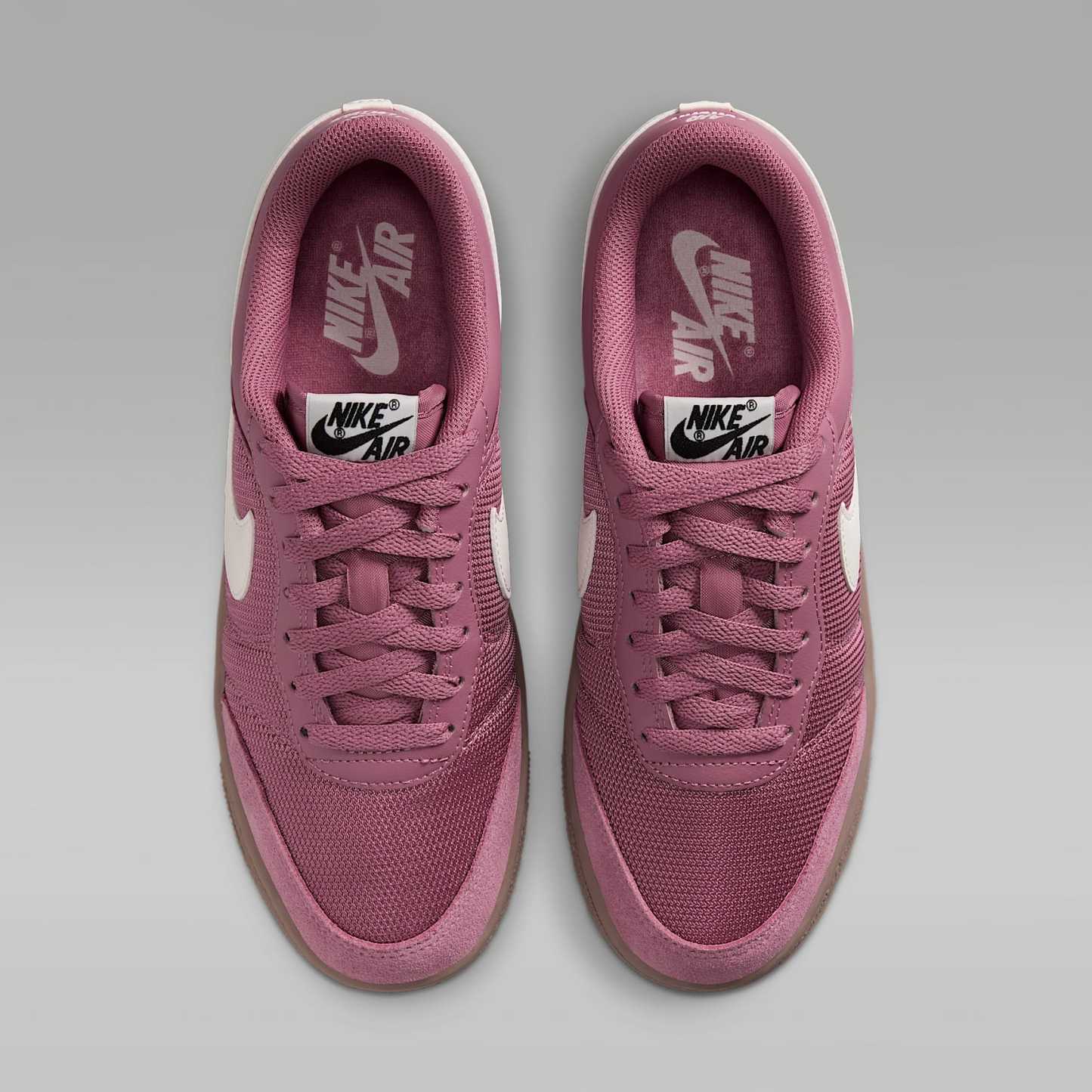 Air Jordan Skyline Low Damenschuh – Desert Berry/Schwarz/Gum Medium Brown/Sail