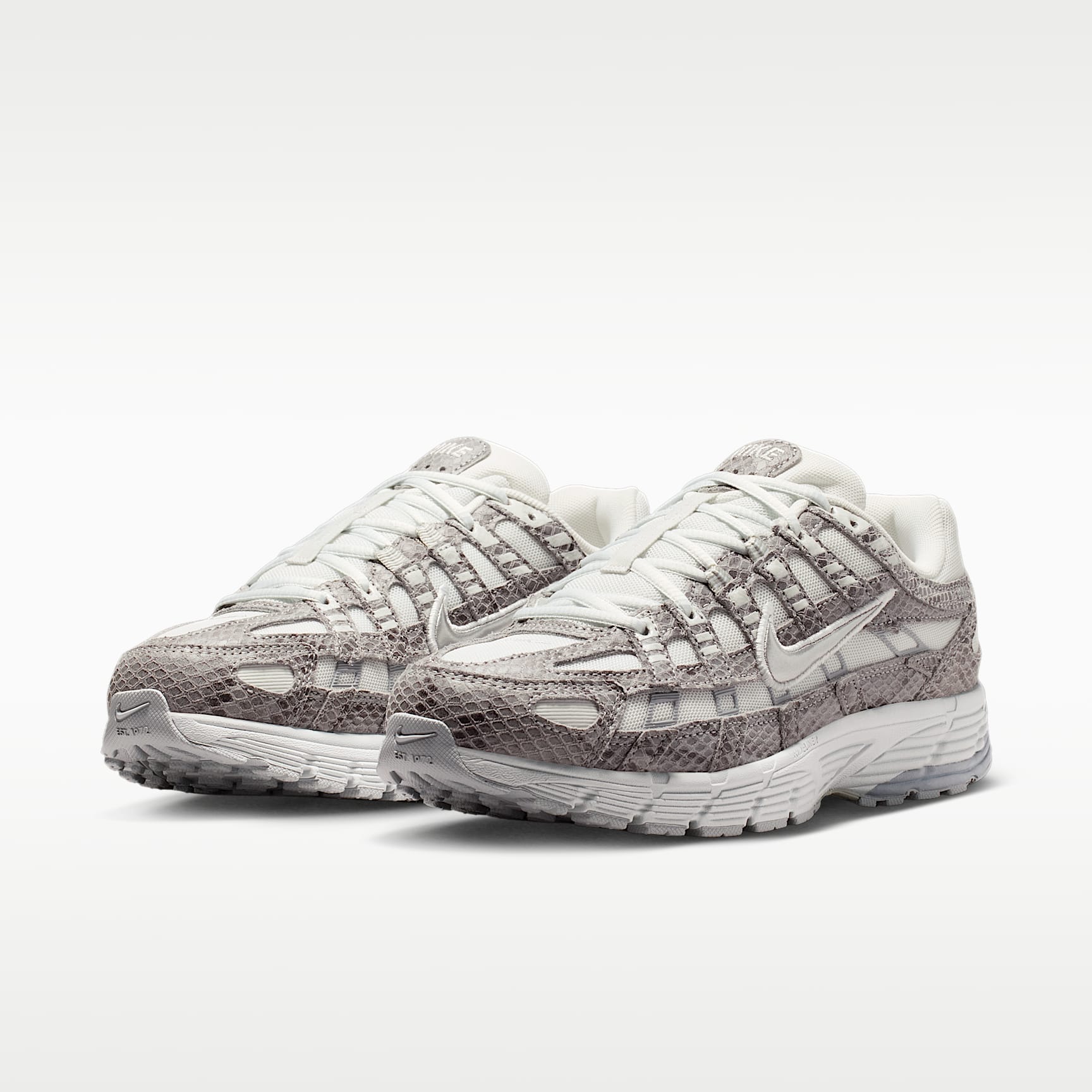 Nike P-6000 SE Schuh (Damen) – Off White/Schwarz/Cool Grey/Metallic Silver