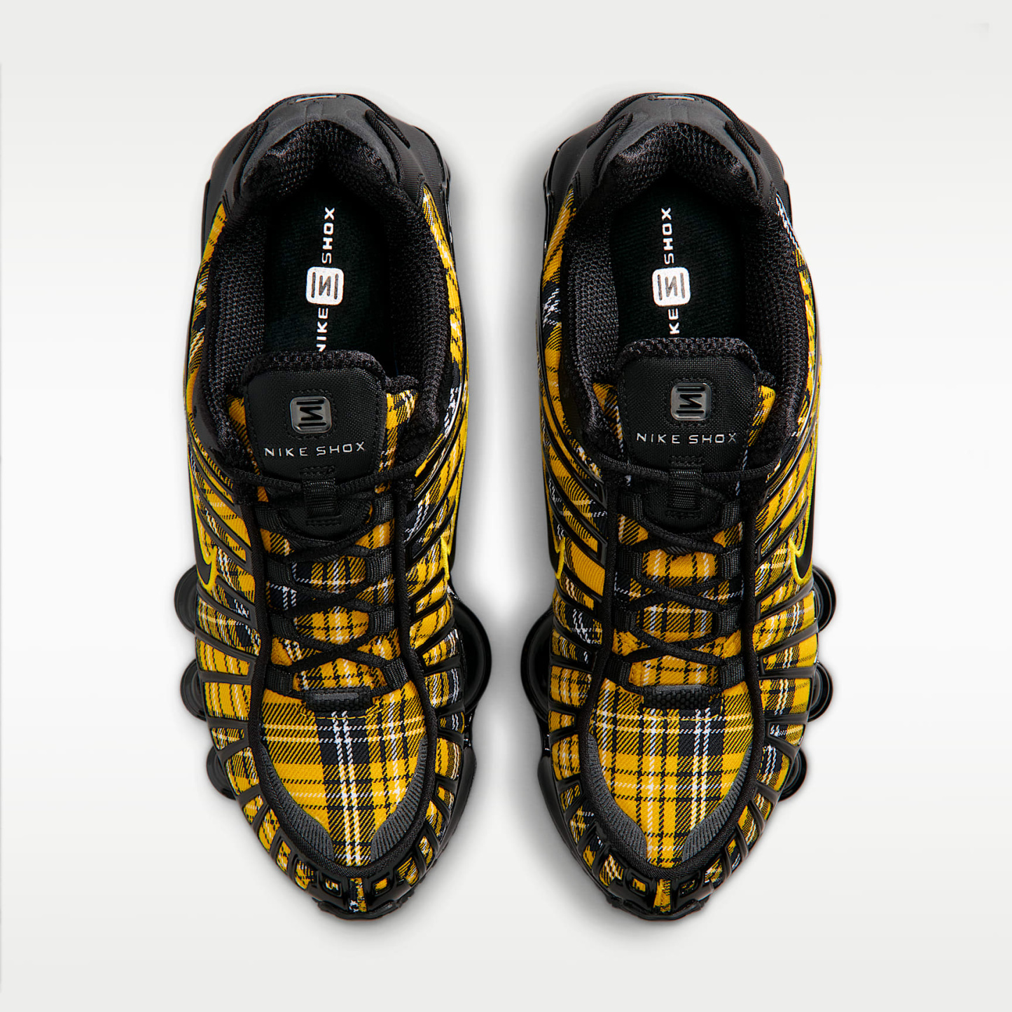 Nike Shox TL Schuh (Damen) – Schwarz/Weiß/Yellow Ochre/Schwarz