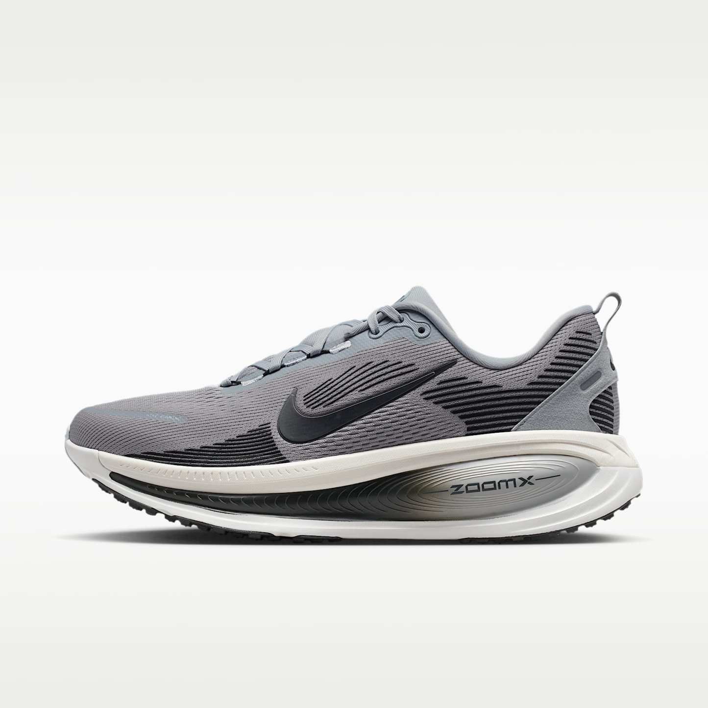 Nike Vomero 18 Straßenlaufschuh (Herren) – Wolf Grey/Pure Platinum/Summit White/Anthracite
