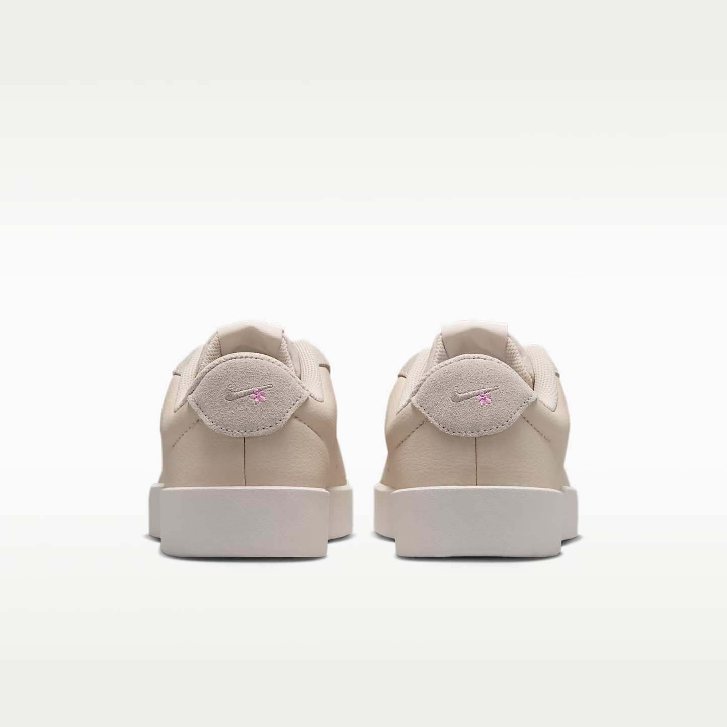 Nike Court Heritage SE "Stitched Floral" Schuh (Damen) – Light Orewood Brown/Phantom/Bleached Lilac/Cream II
