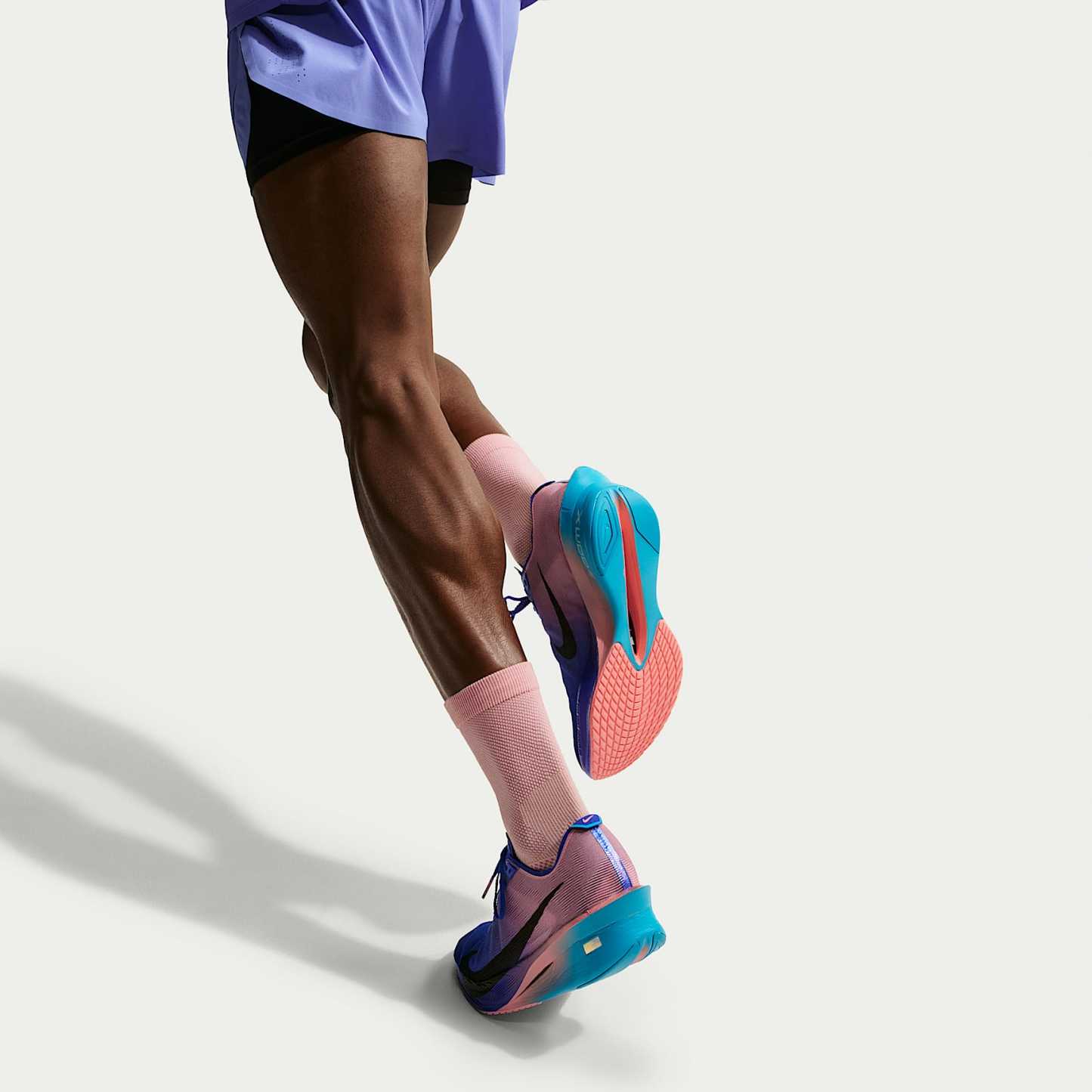 Nike Vaporfly 4 Straßenlaufschuh für Wettkämpfe (Herren) – Racer Blue/Blue Lightning/Atomic Pink/Weiß